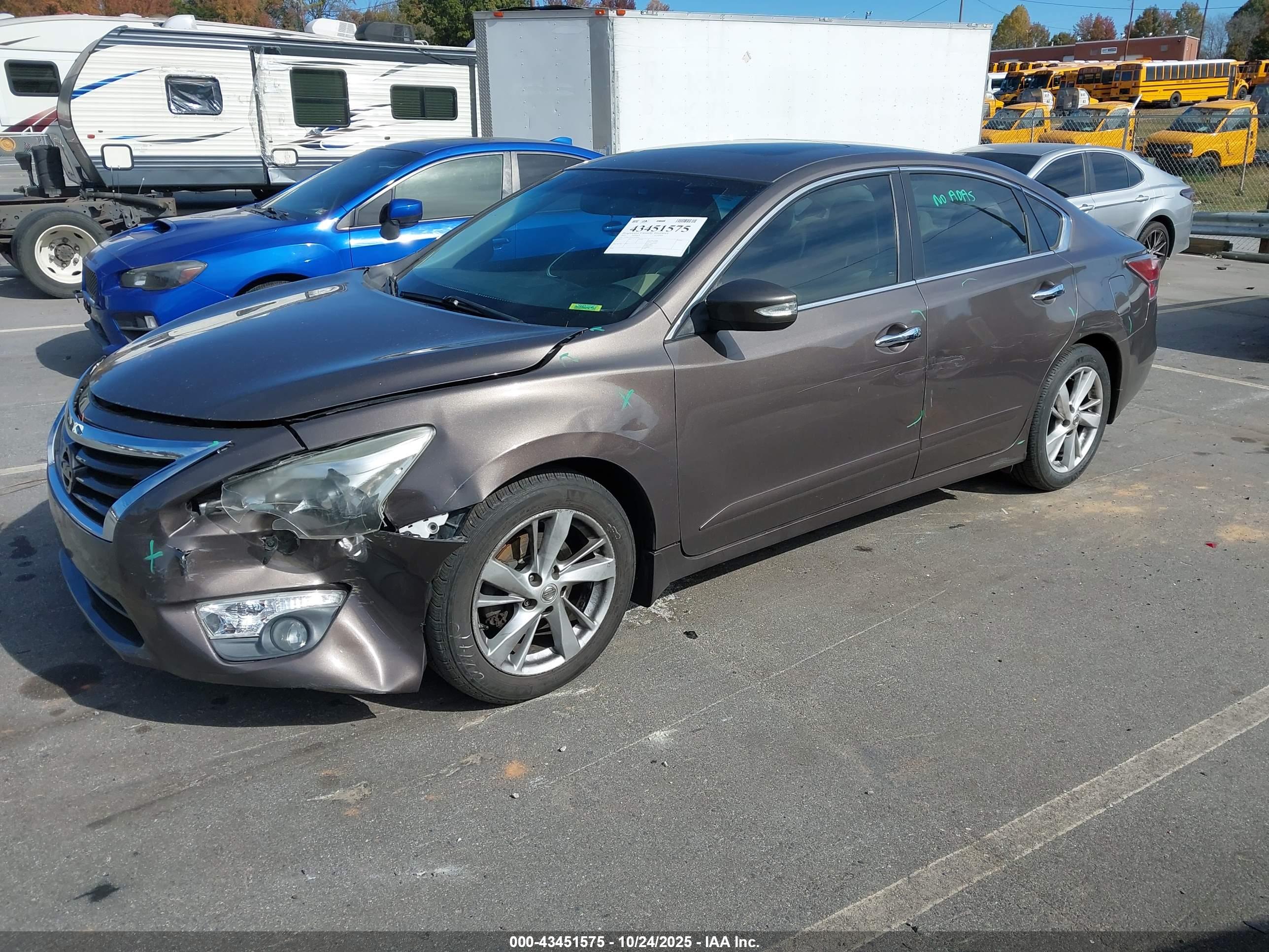 NISSAN ALTIMA image 2