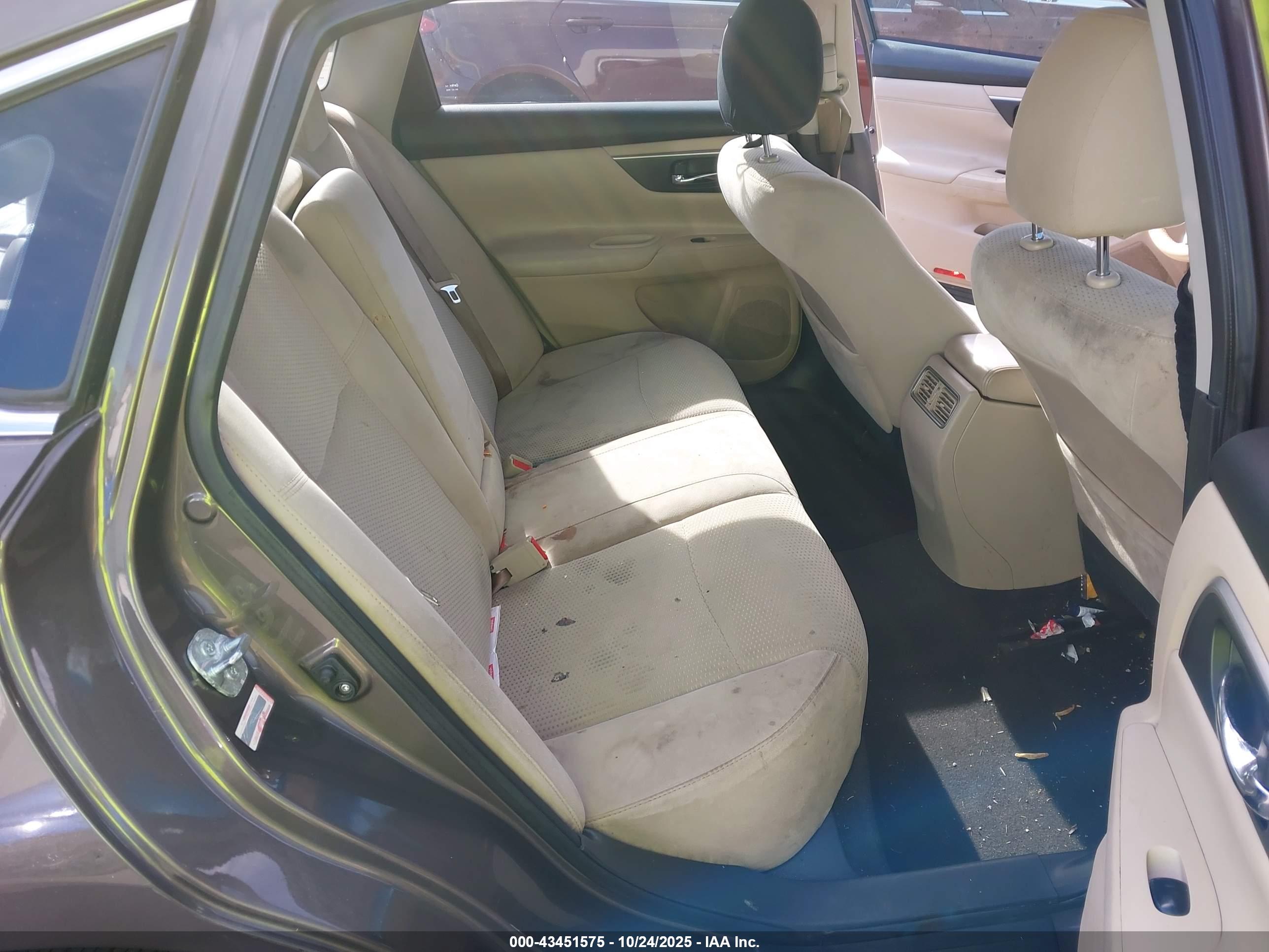 NISSAN ALTIMA image 8