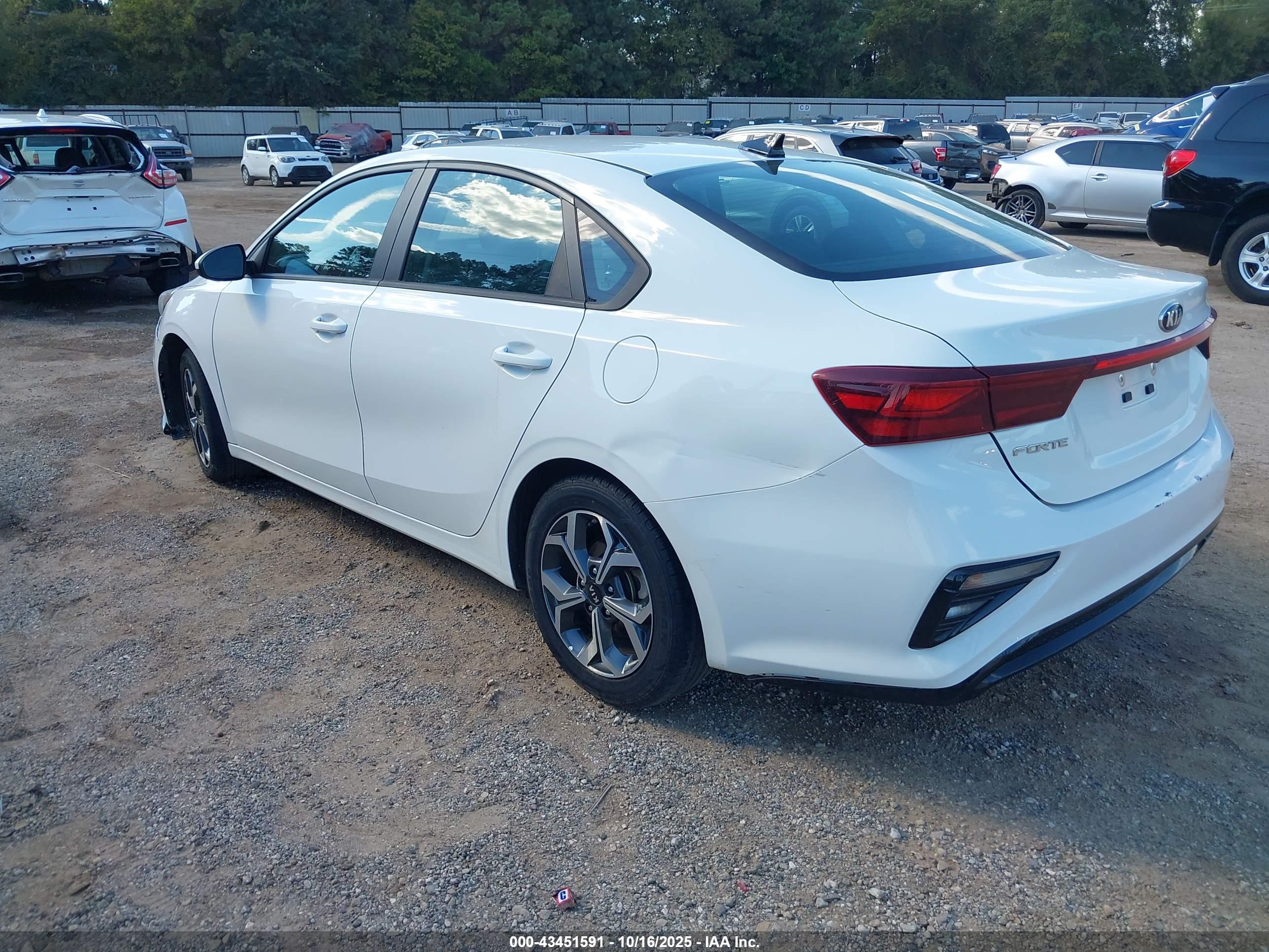 KIA FORTE image 3