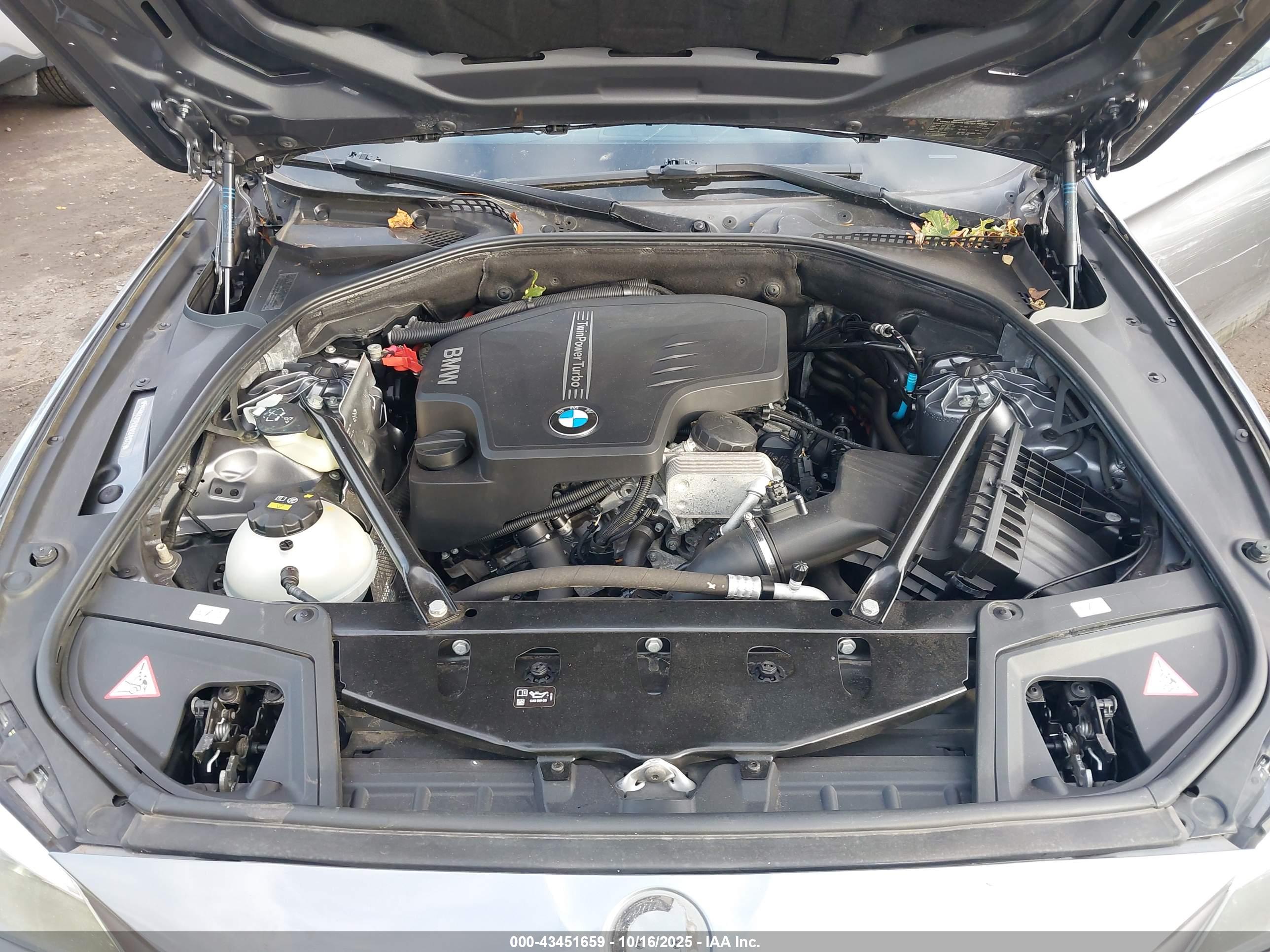 BMW 528I image 10