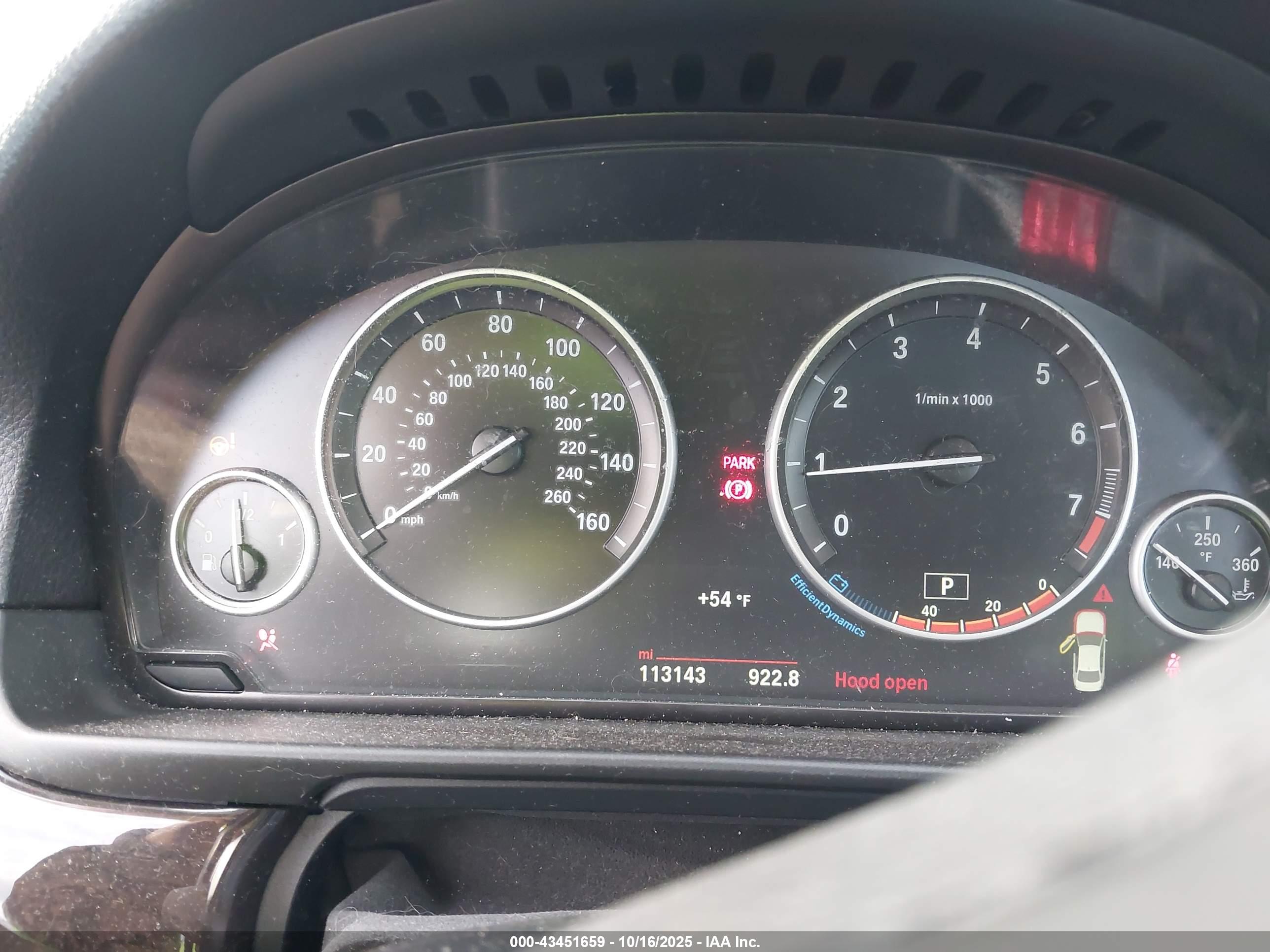 BMW 528I image 7