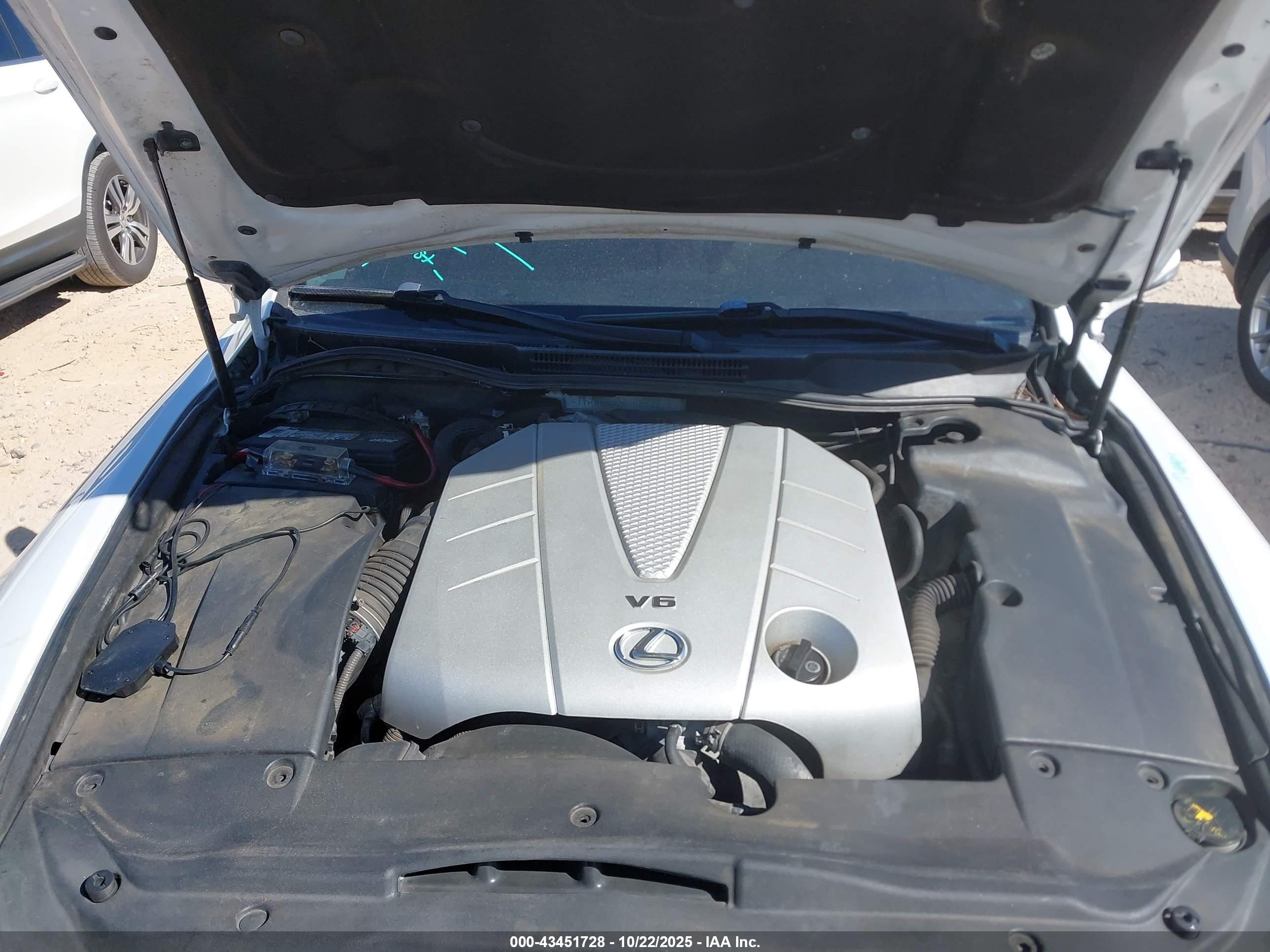 LEXUS IS image 10