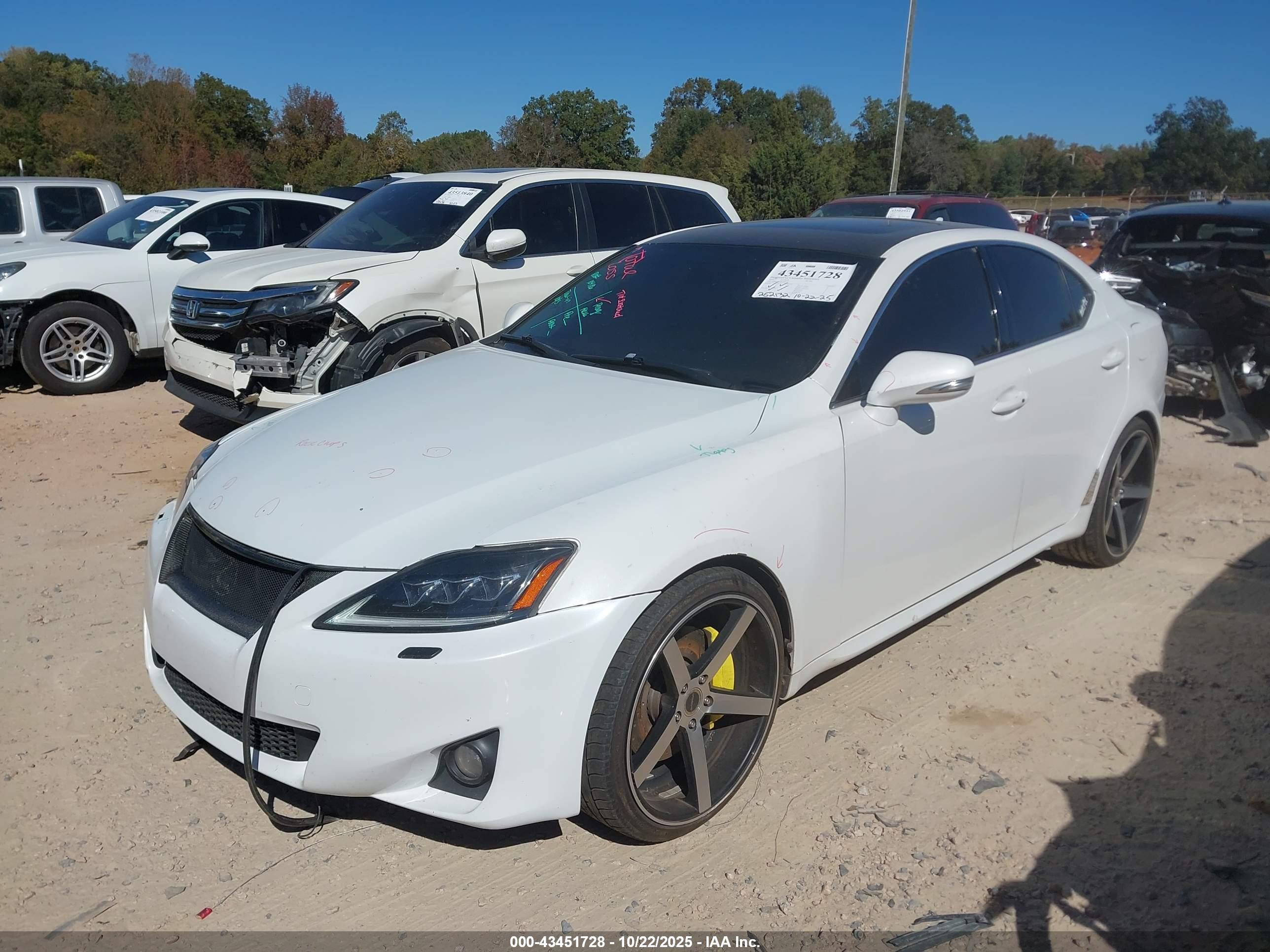 LEXUS IS image 2