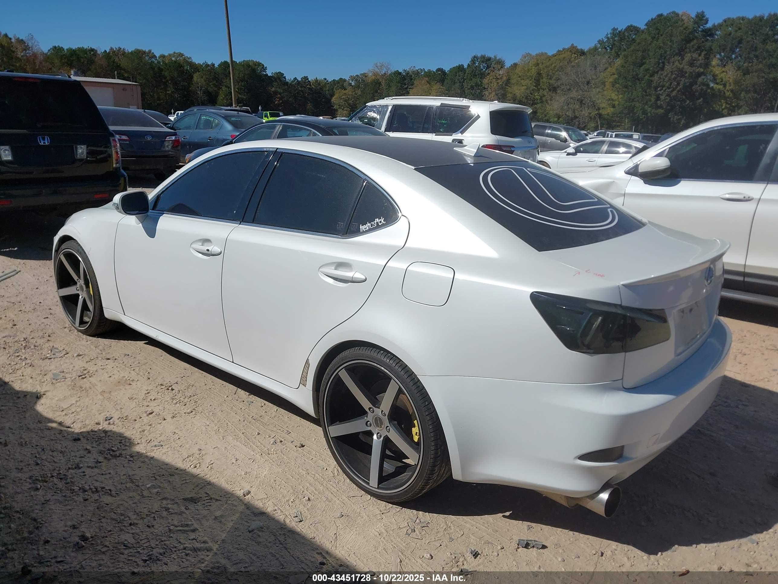 LEXUS IS image 3