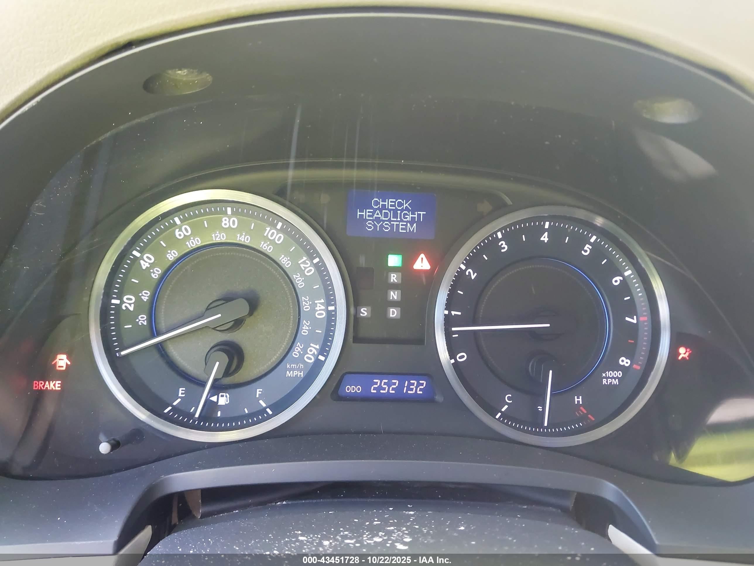 LEXUS IS image 7