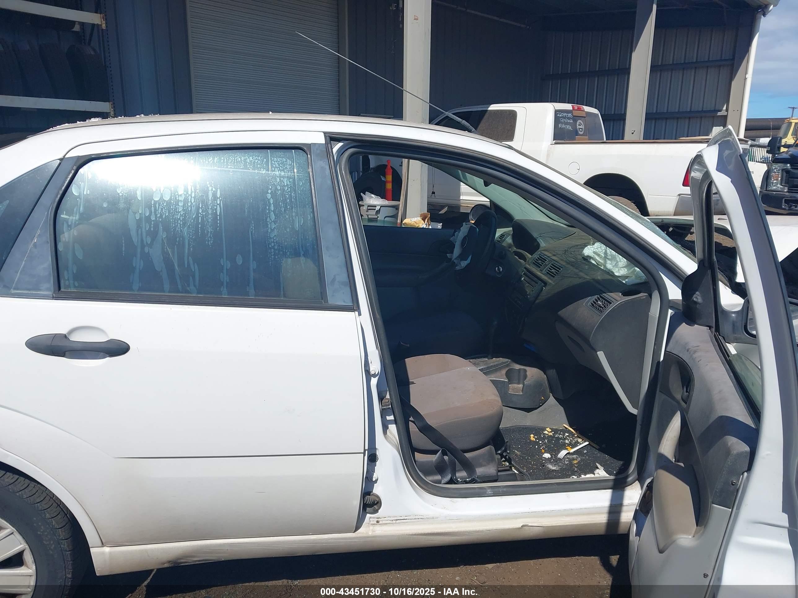FORD FOCUS image 5