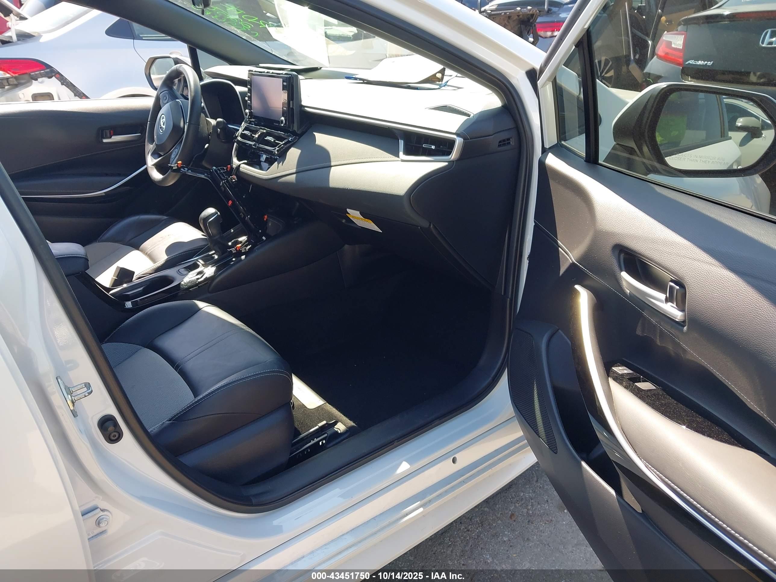TOYOTA COROLLA image 5