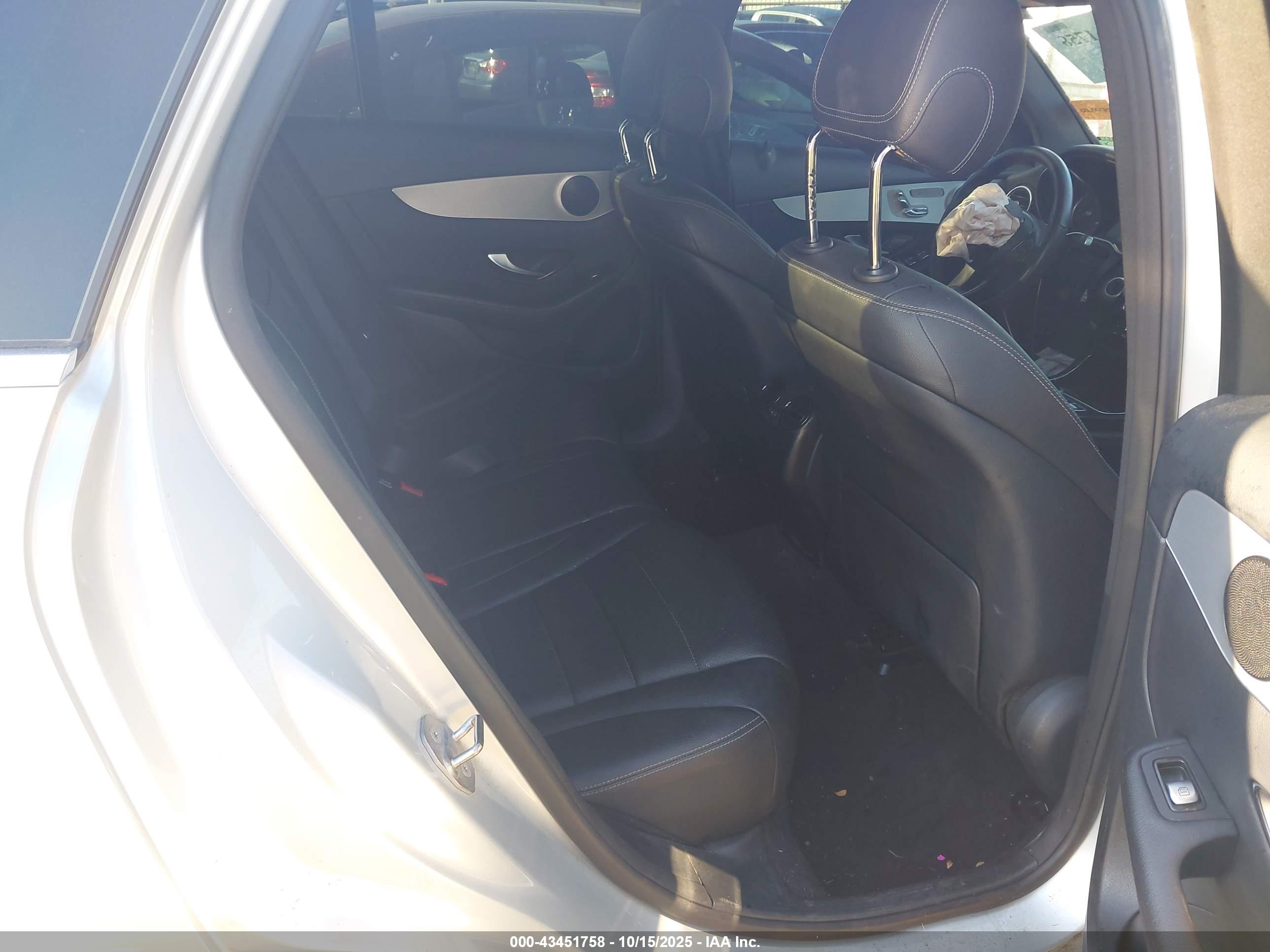 MERCEDES-BENZ GLC image 8