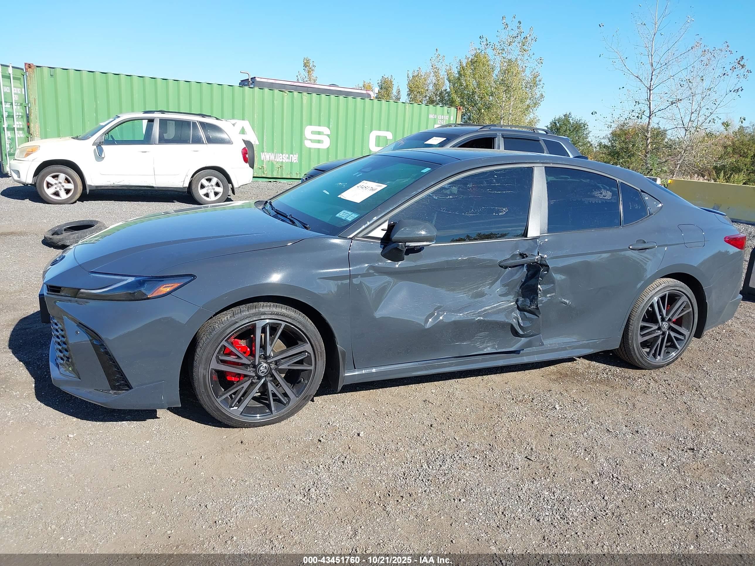 TOYOTA CAMRY image 6