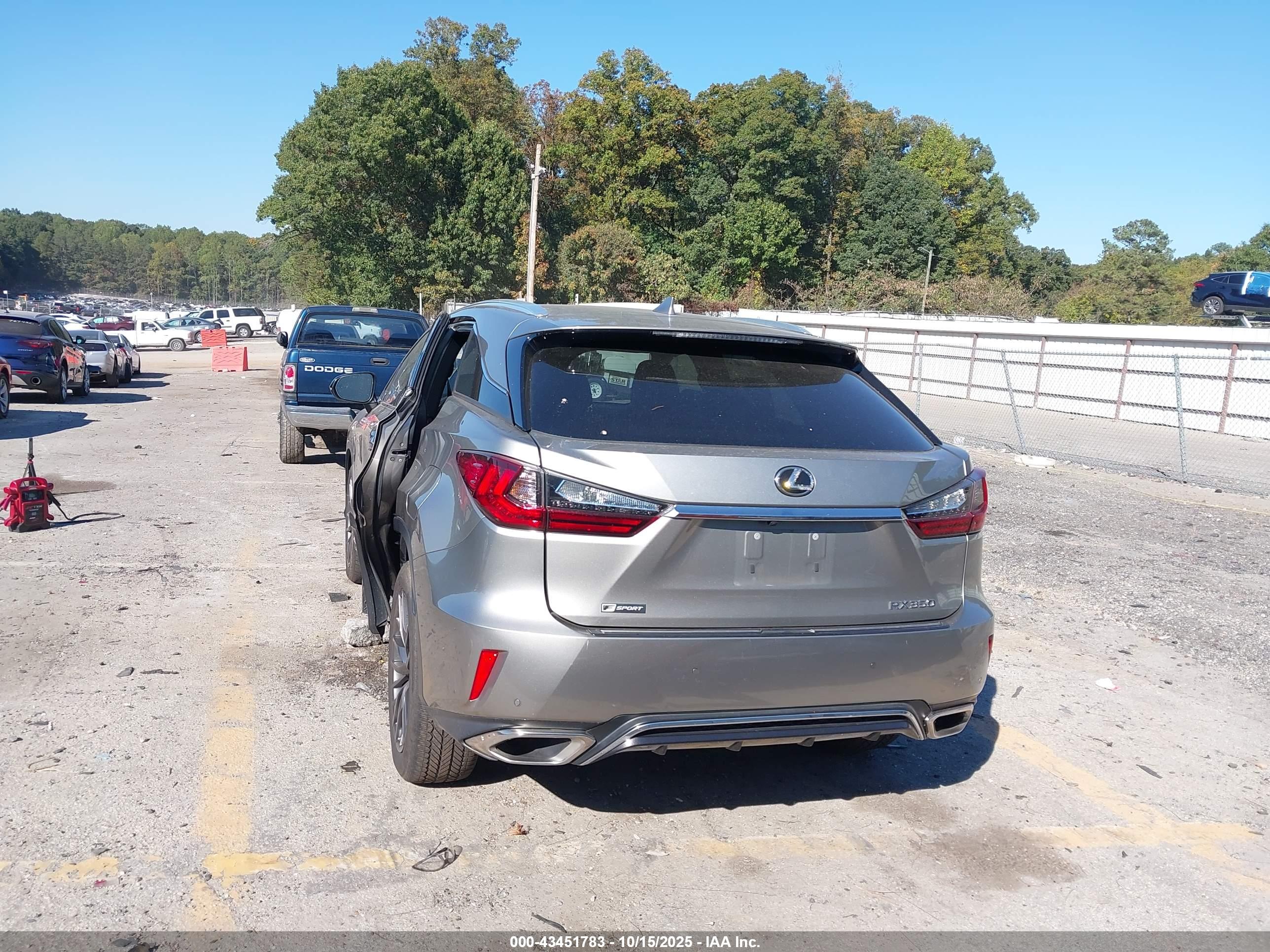 LEXUS RX image 3