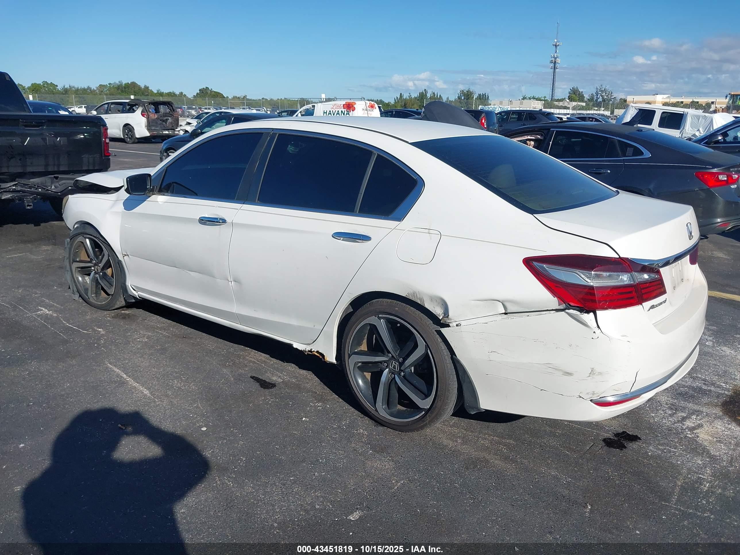 HONDA ACCORD image 3
