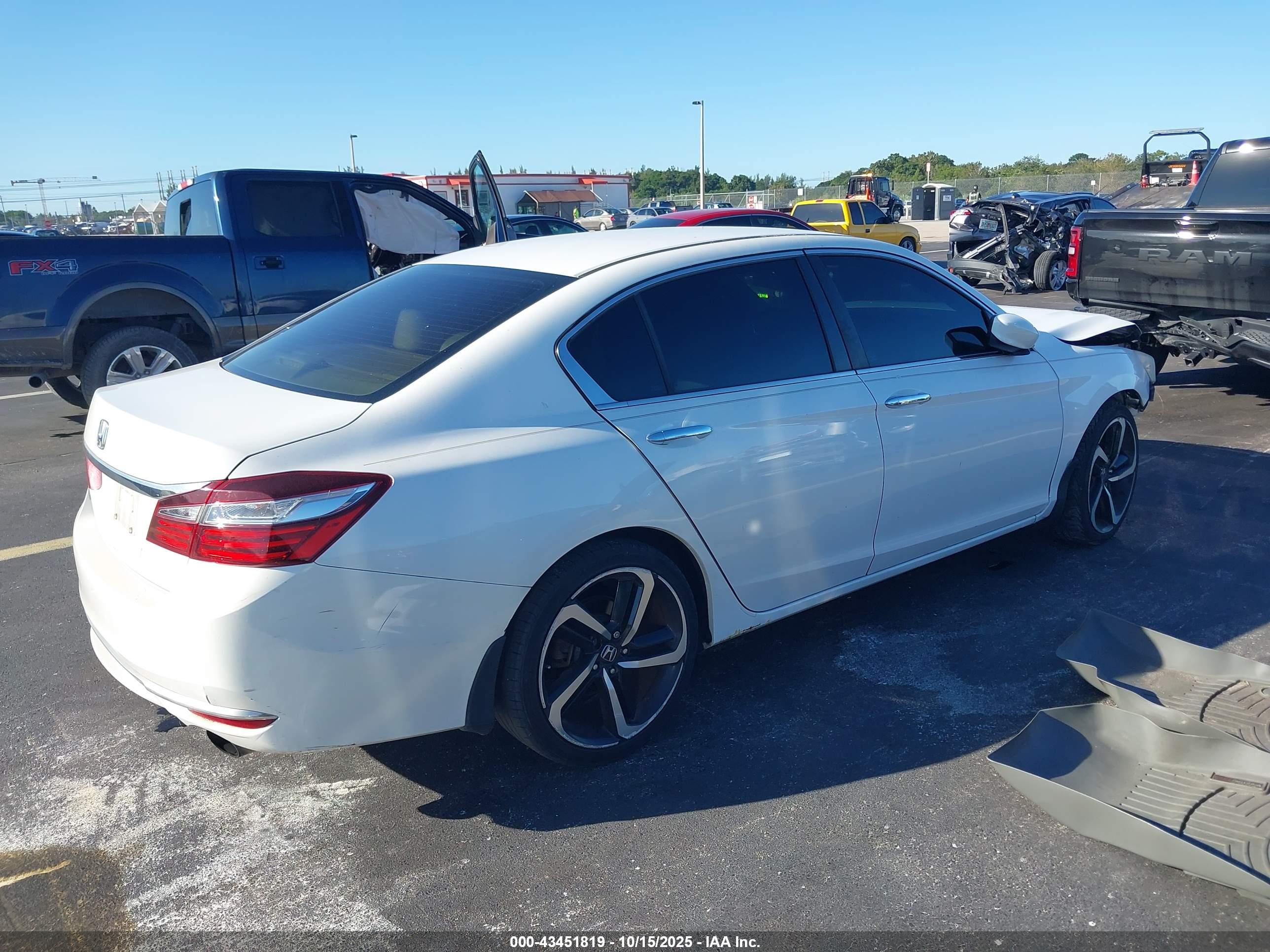HONDA ACCORD image 4