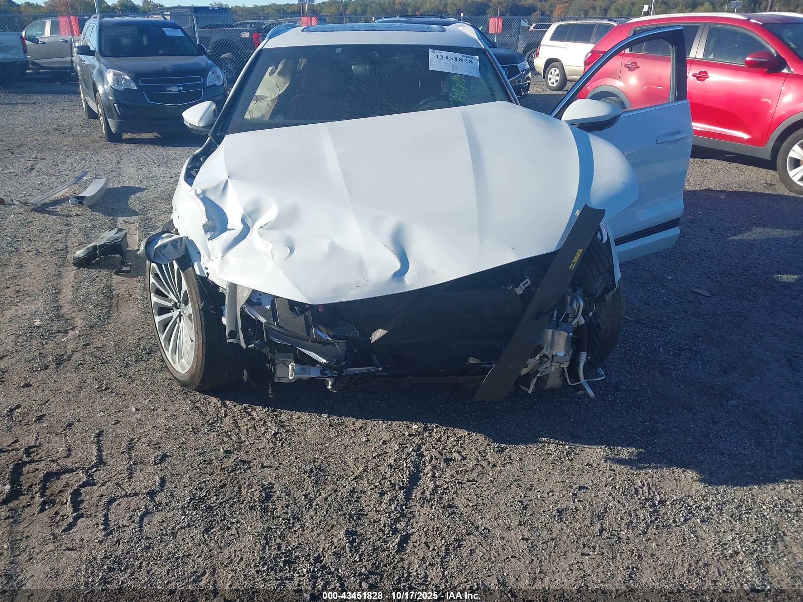 AUDI E-TRON image 6