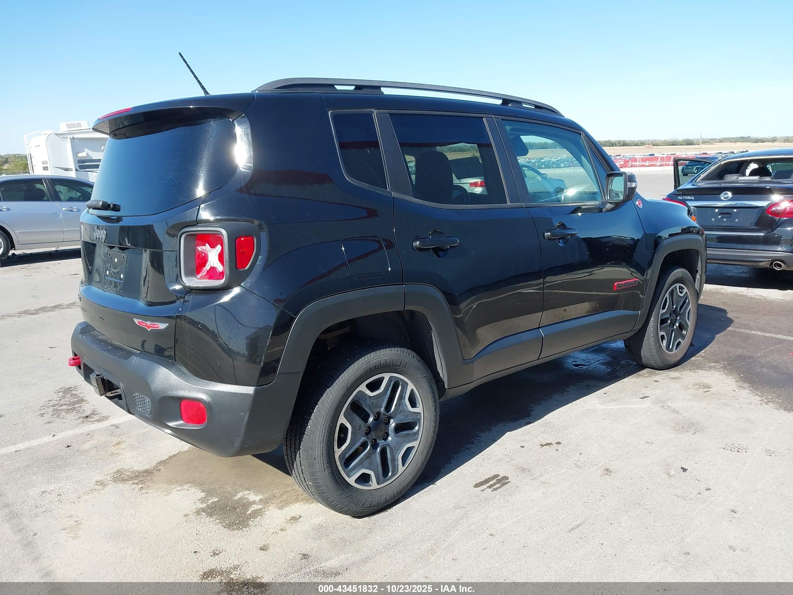 JEEP RENEGADE image 4