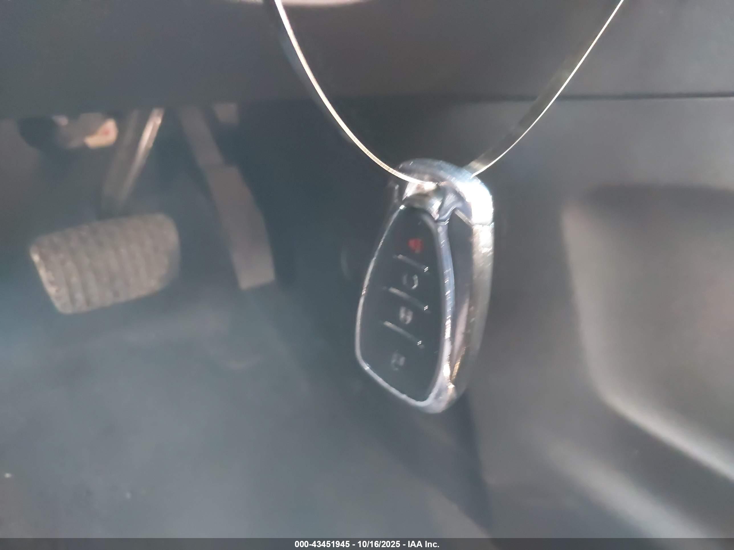 CHEVROLET EQUINOX image 11