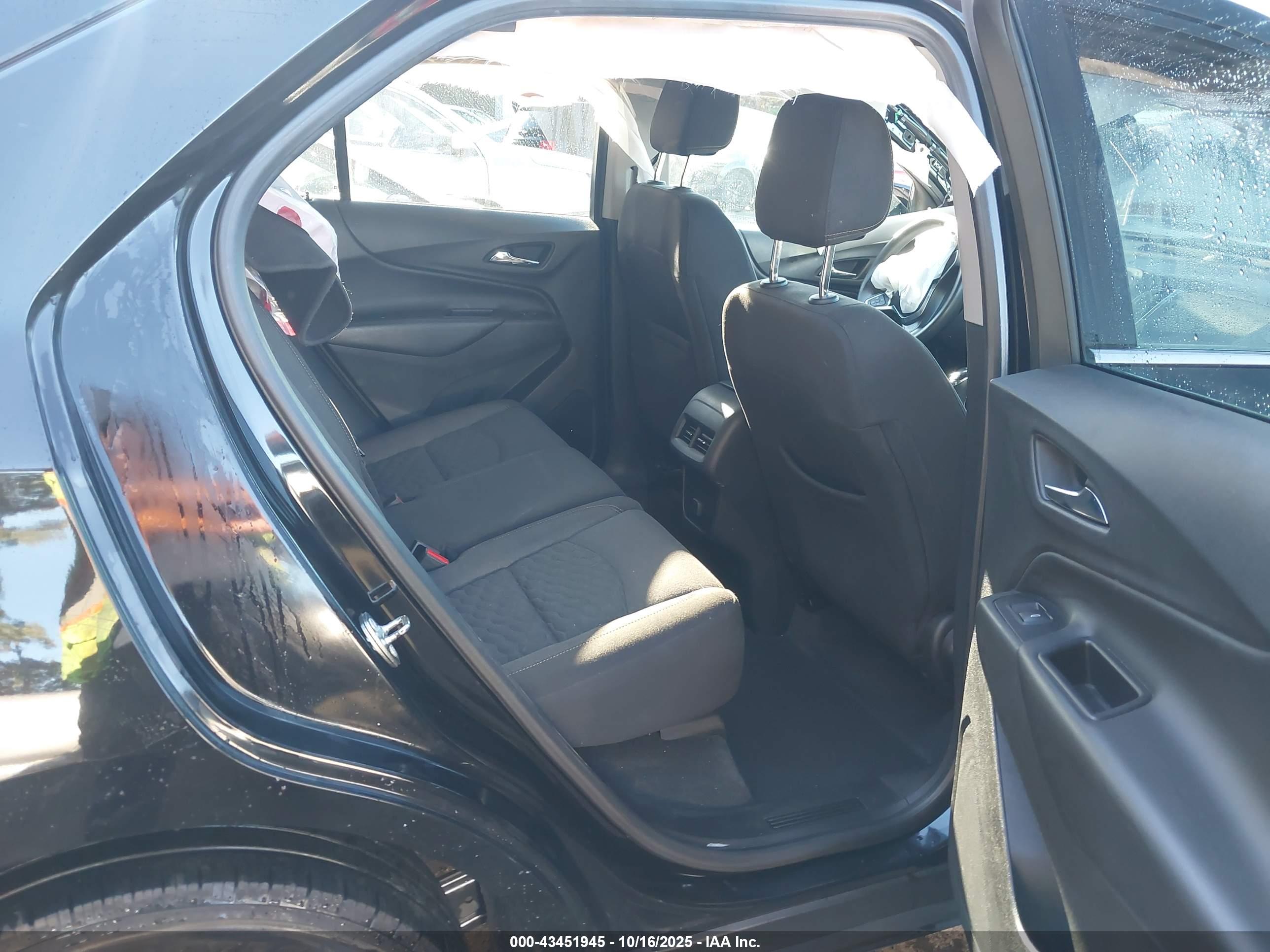 CHEVROLET EQUINOX image 8