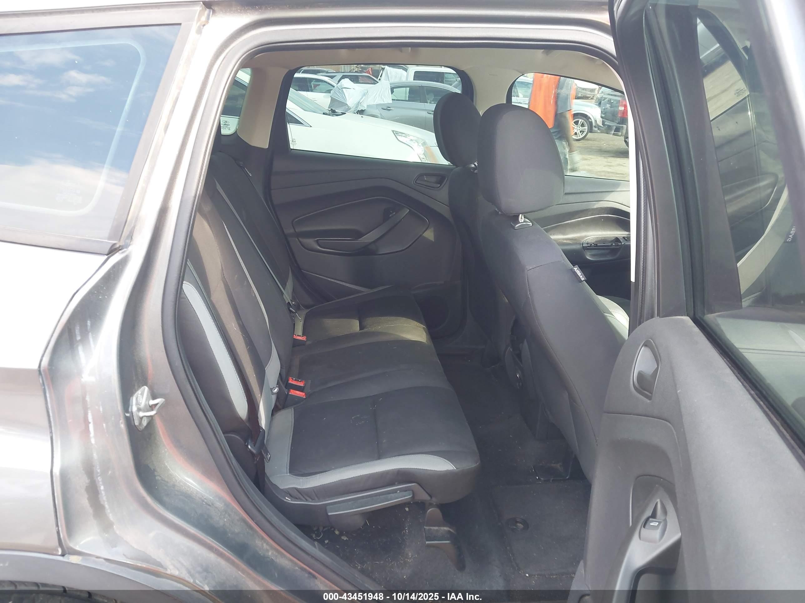 FORD ESCAPE image 8