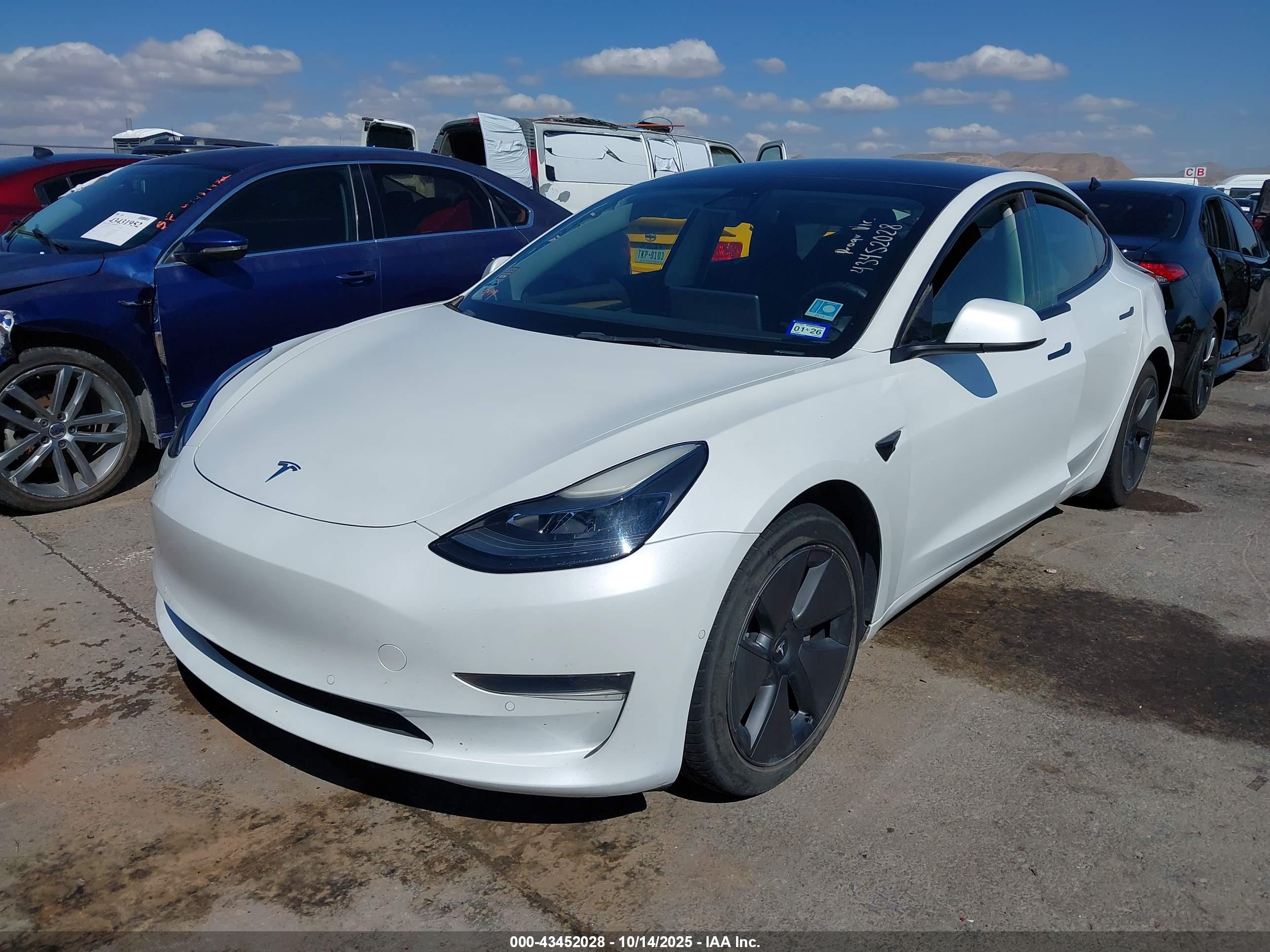 TESLA MODEL image 2