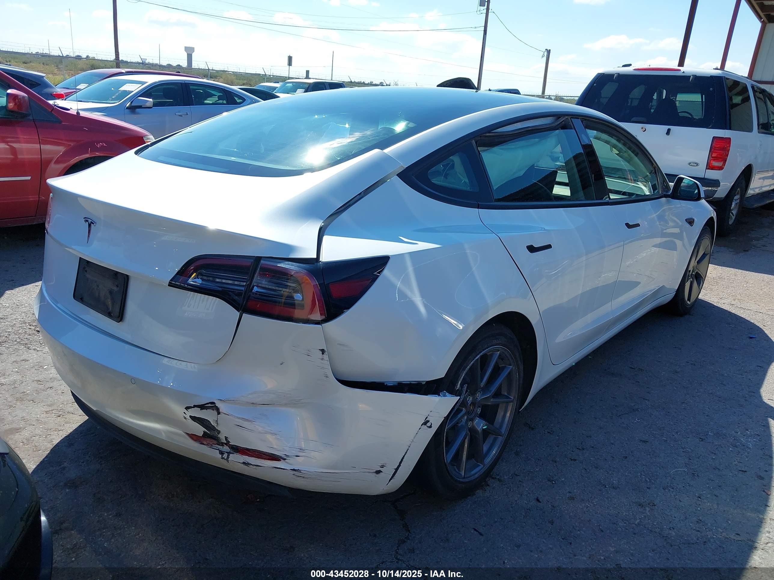 TESLA MODEL image 4