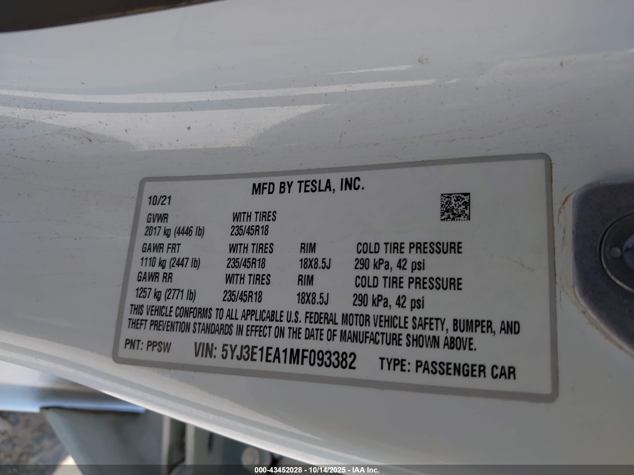 TESLA MODEL image 9