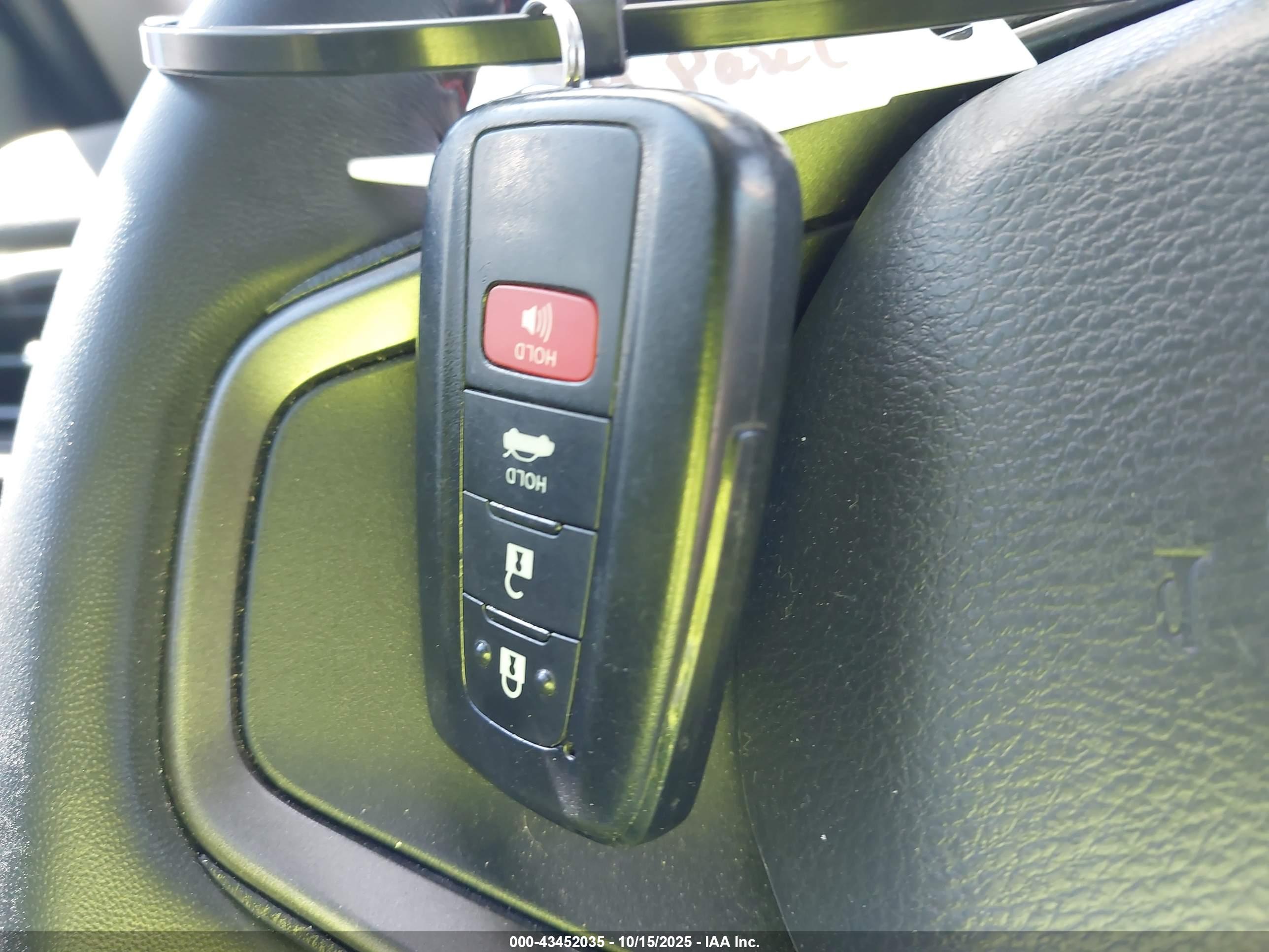 TOYOTA CAMRY image 11
