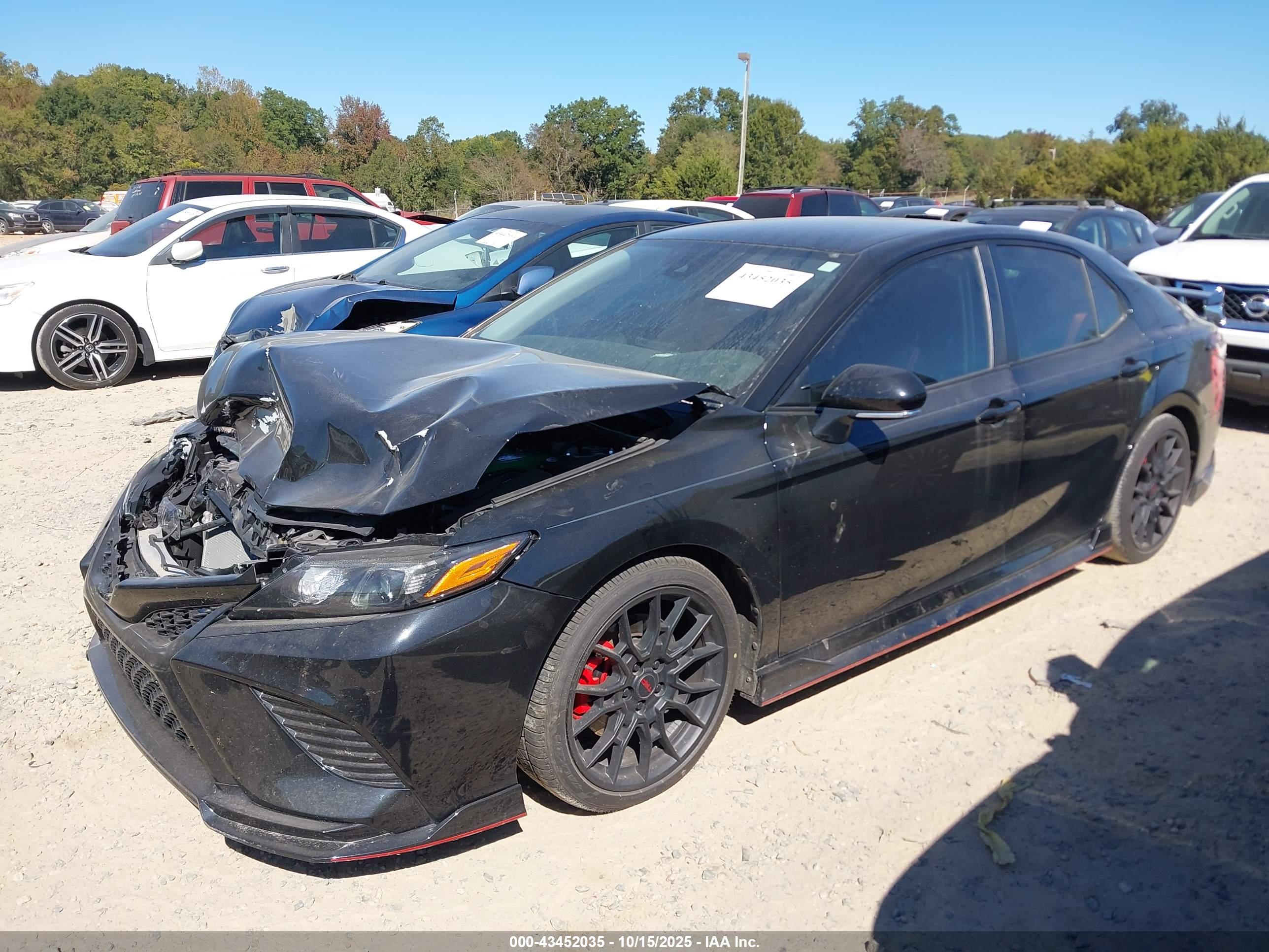 TOYOTA CAMRY image 2
