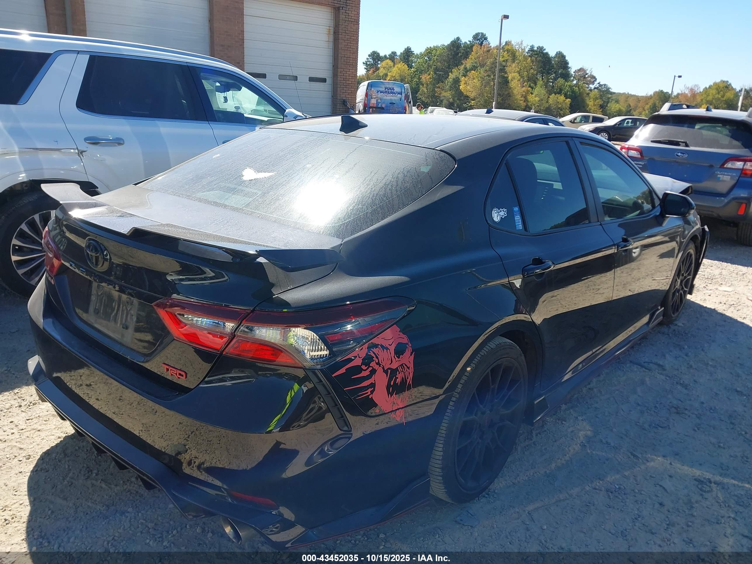 TOYOTA CAMRY image 4