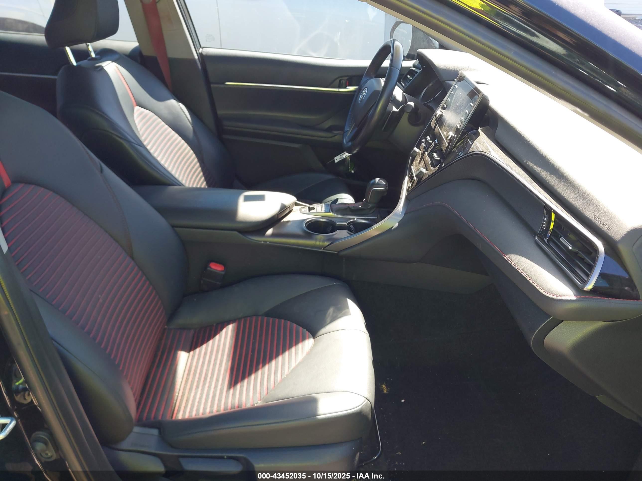 TOYOTA CAMRY image 5