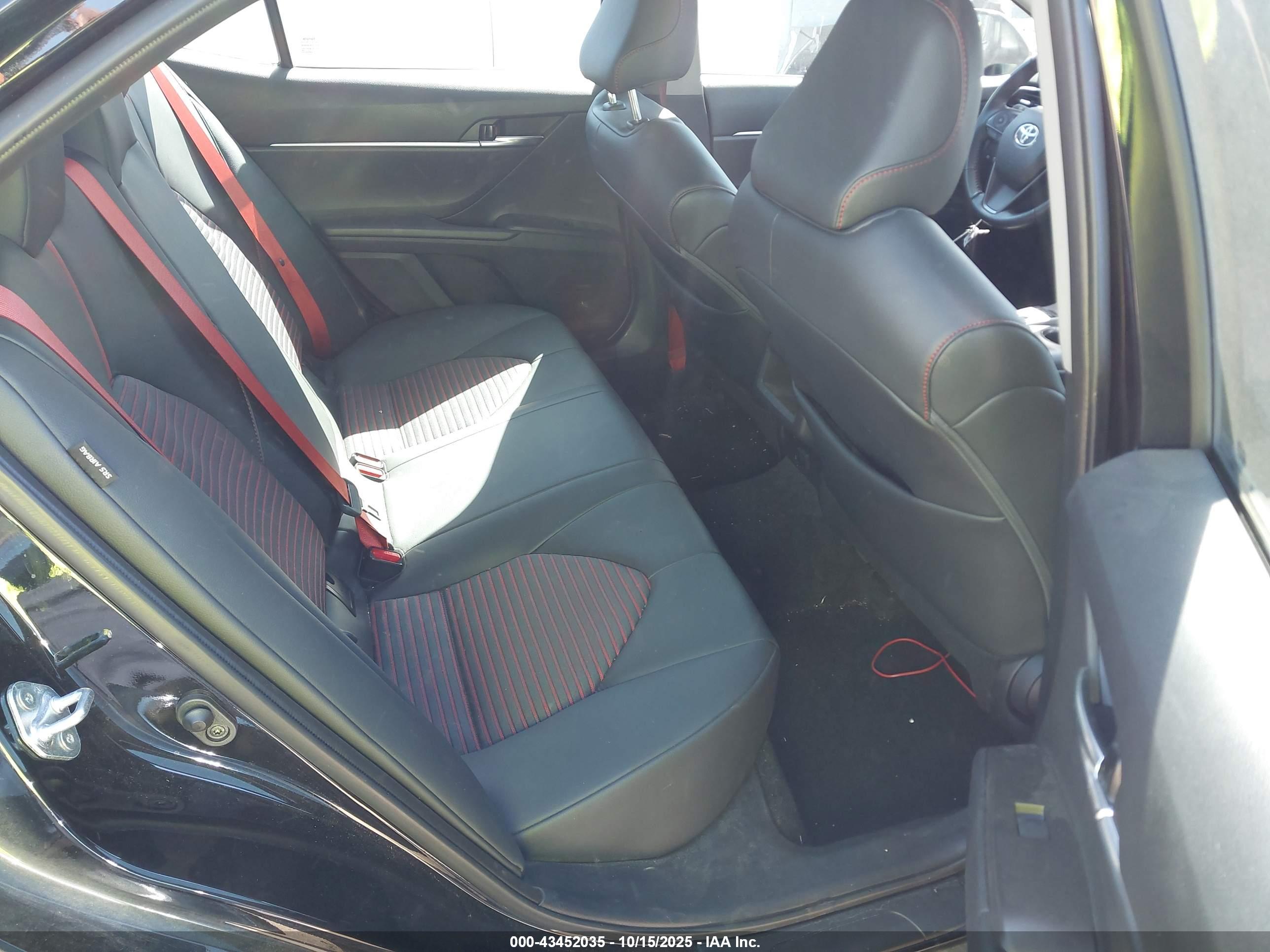 TOYOTA CAMRY image 8