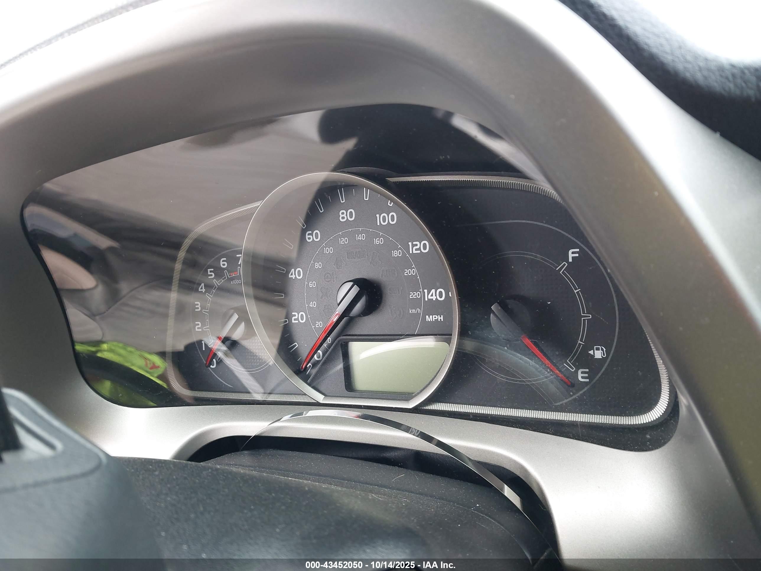 TOYOTA RAV4 image 7