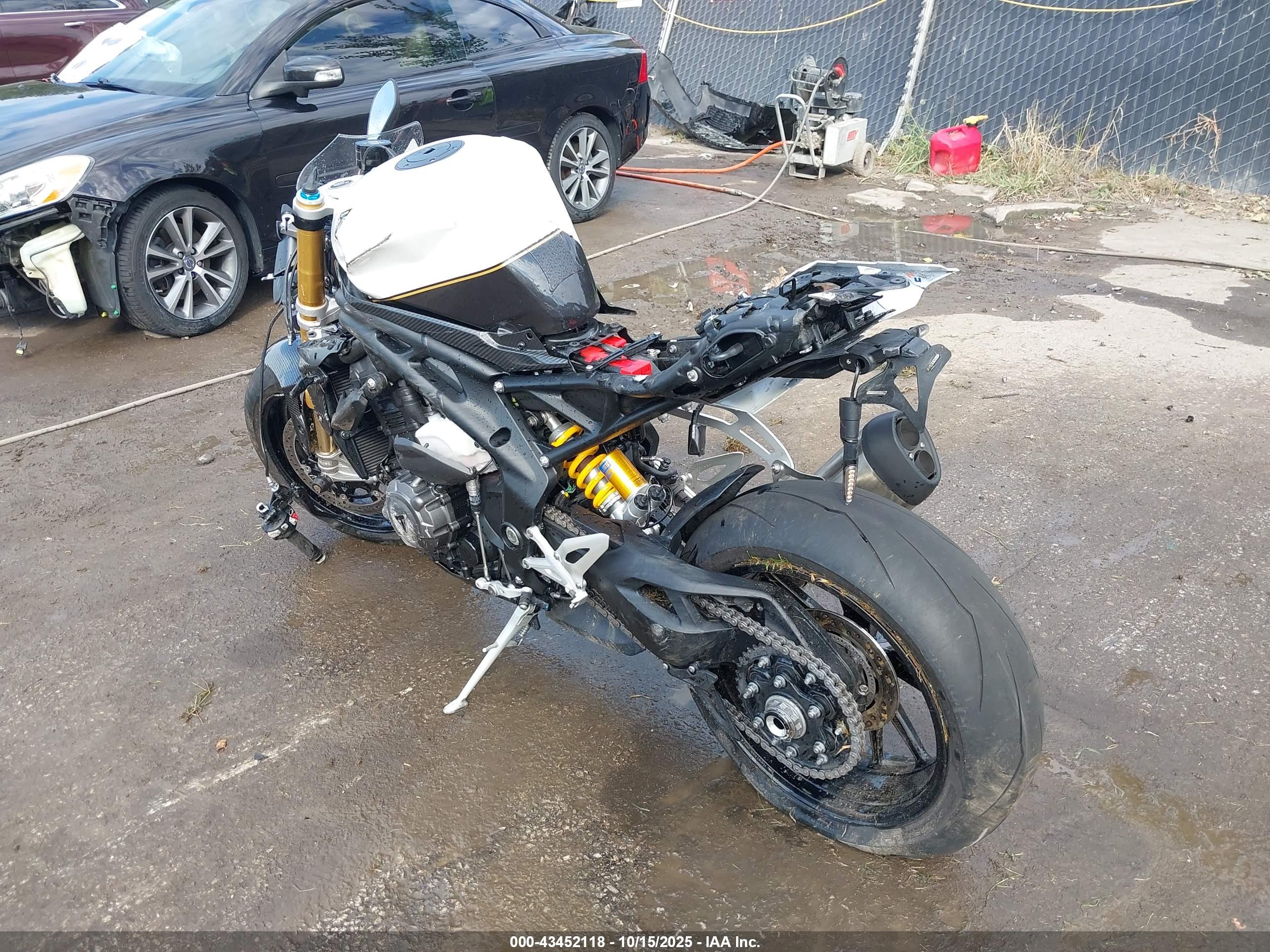 TRIUMPH MOTORCYCLE image 3