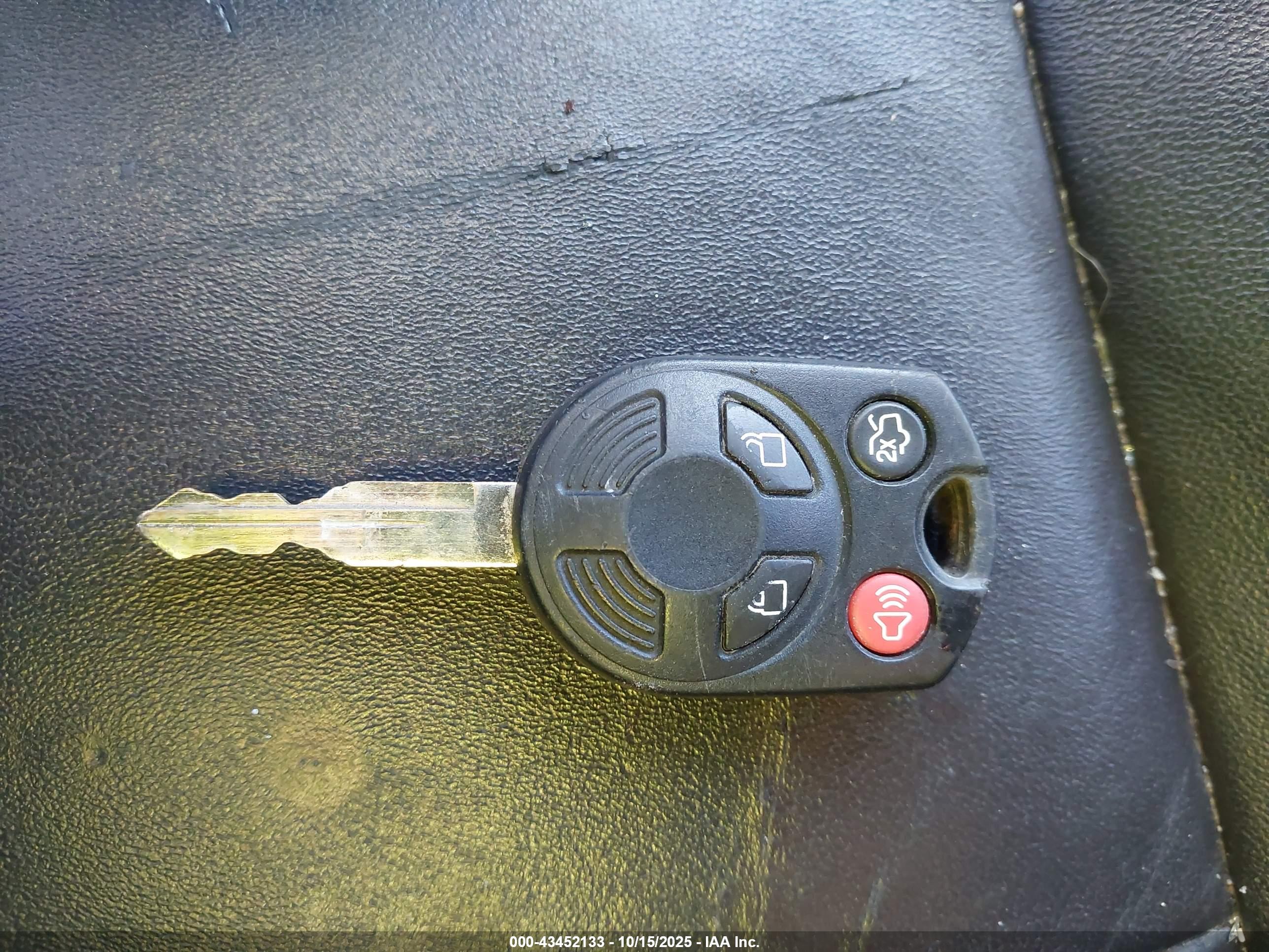 FORD ESCAPE image 11