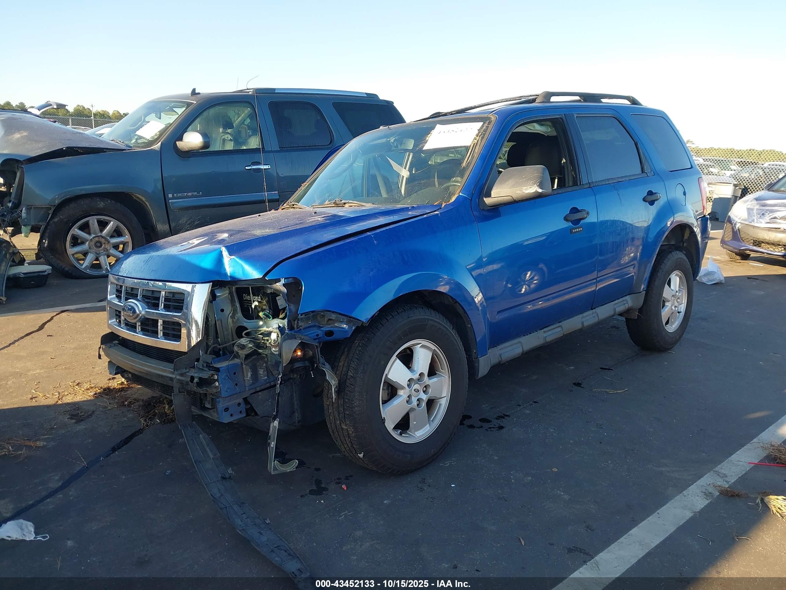 FORD ESCAPE image 2