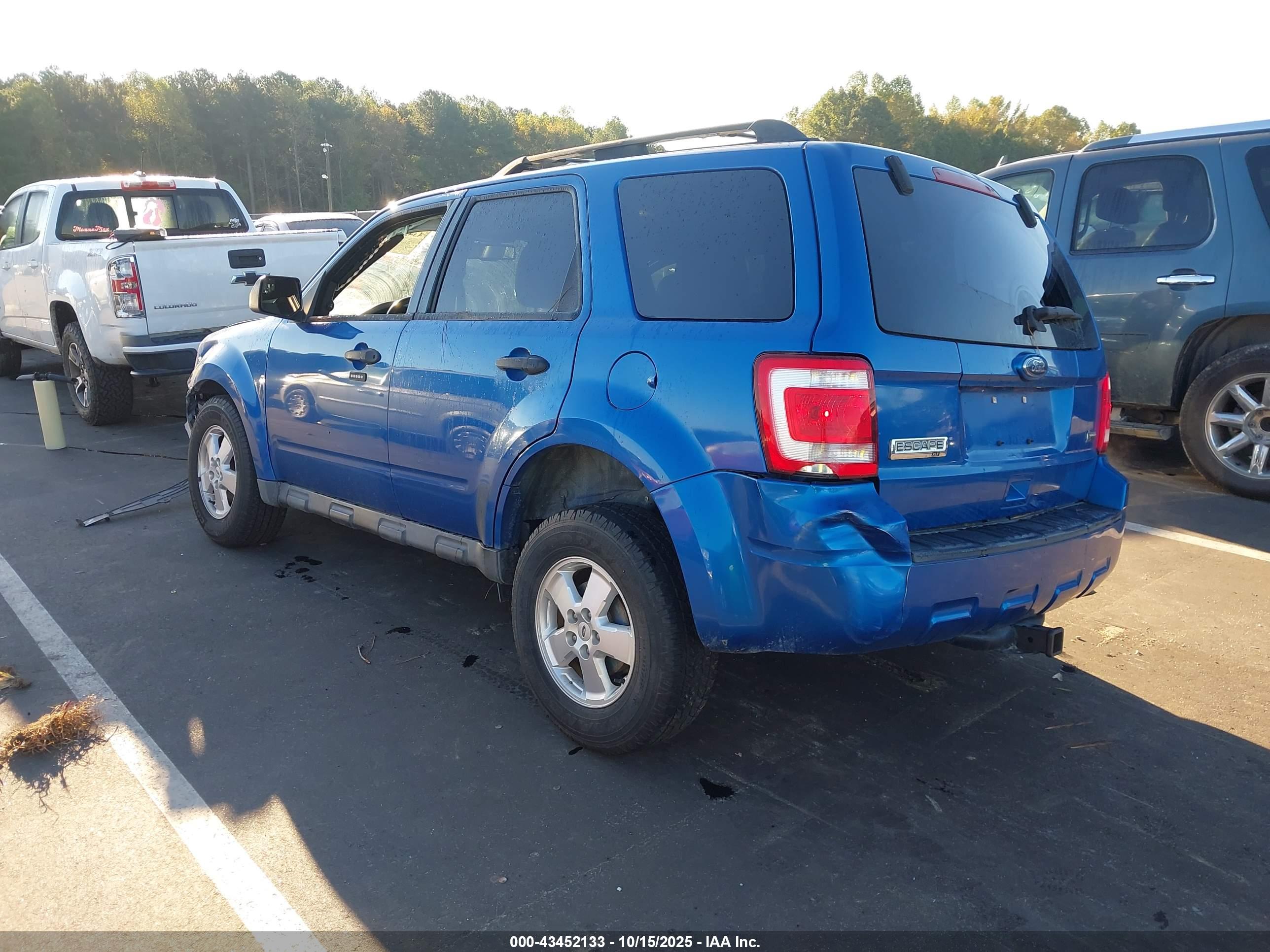 FORD ESCAPE image 3