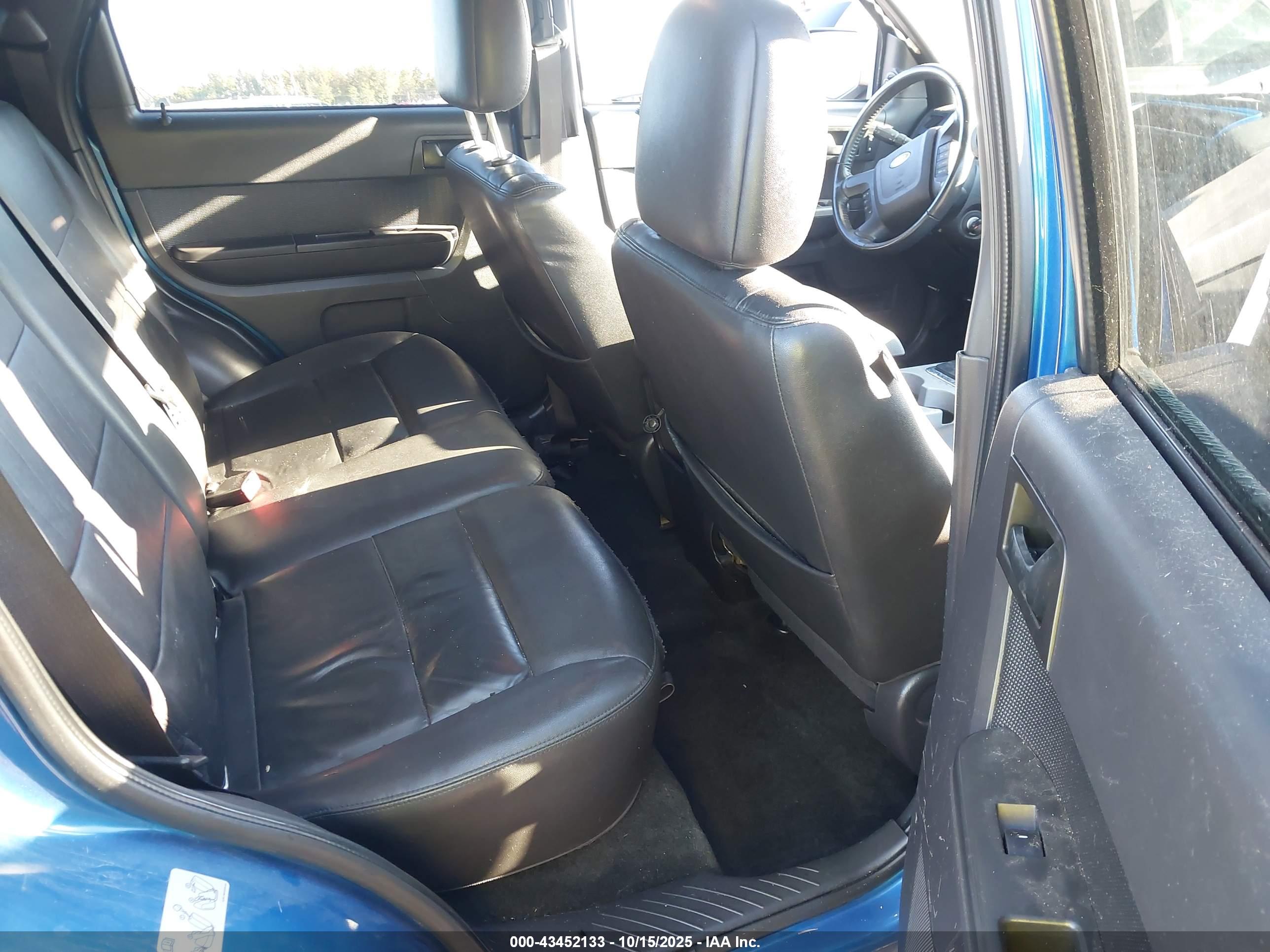 FORD ESCAPE image 8