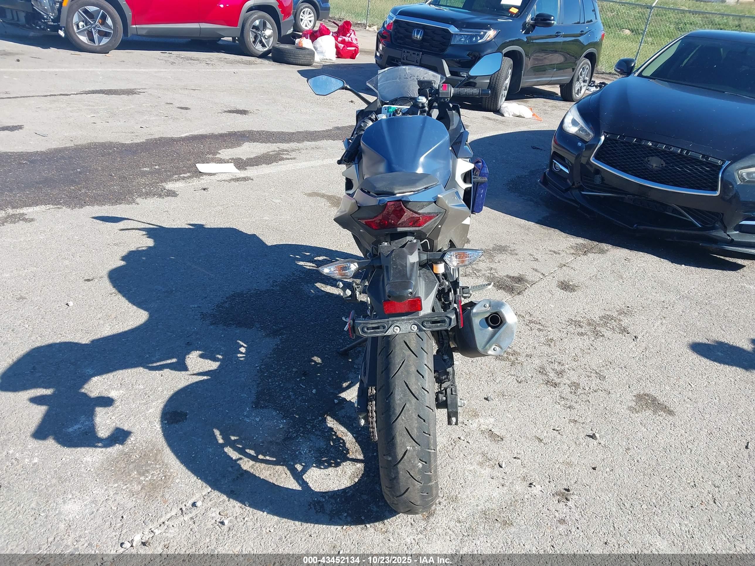 KAWASAKI EX400 image 6