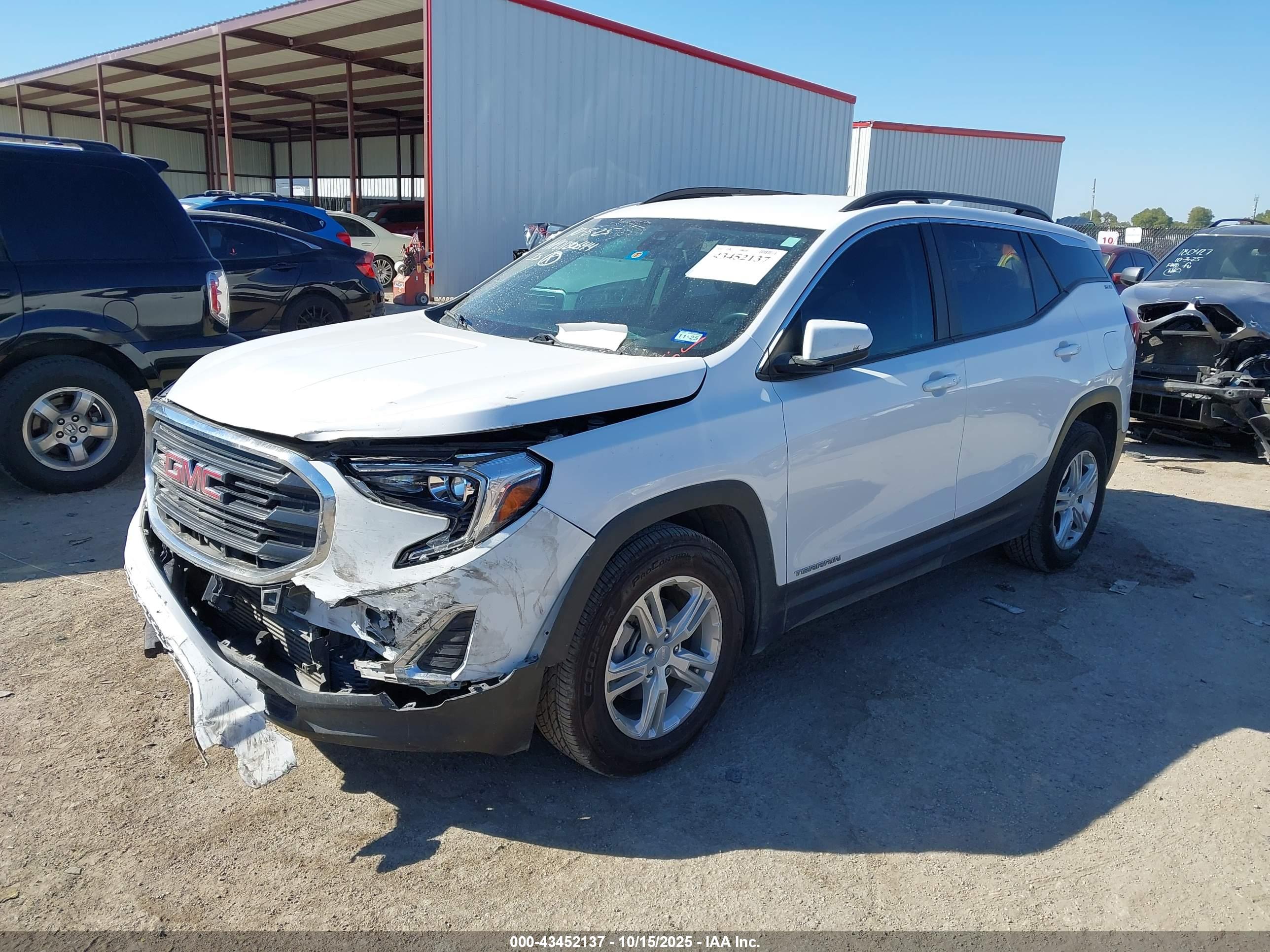 GMC TERRAIN image 2