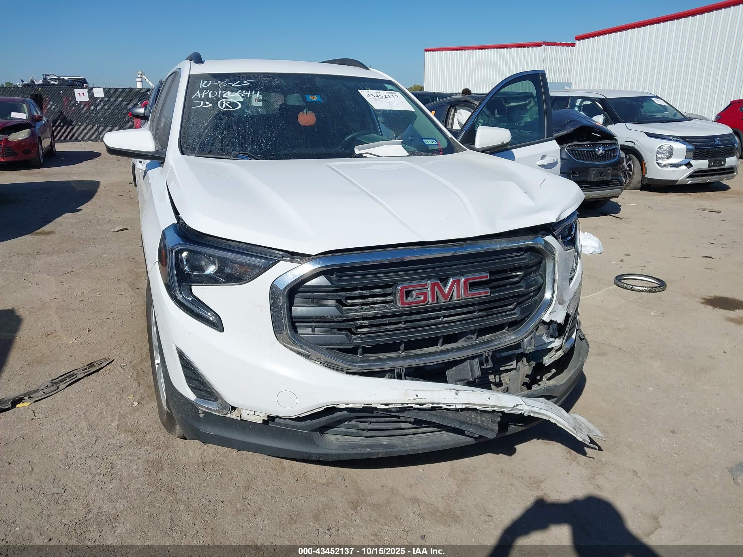 GMC TERRAIN image 6