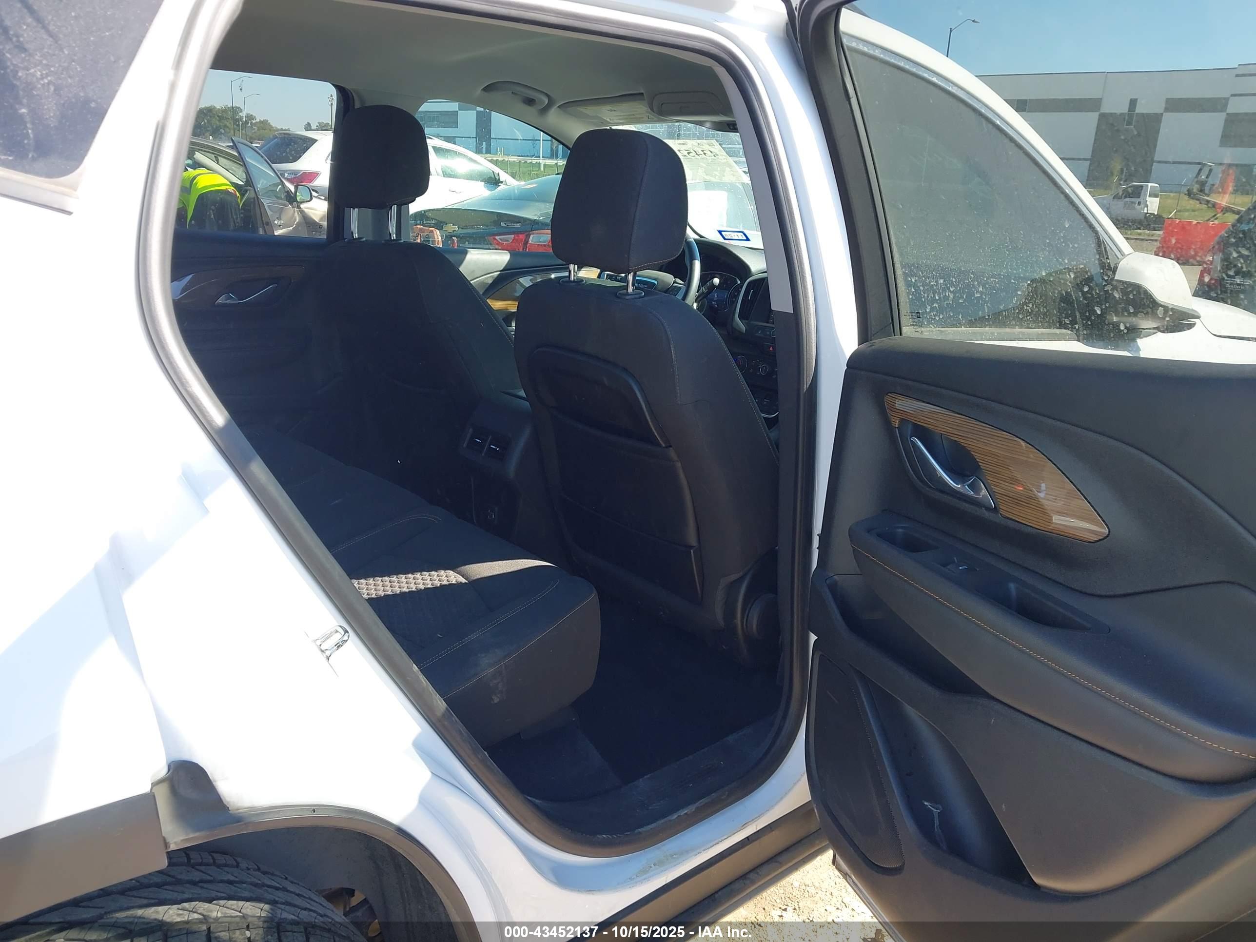 GMC TERRAIN image 8