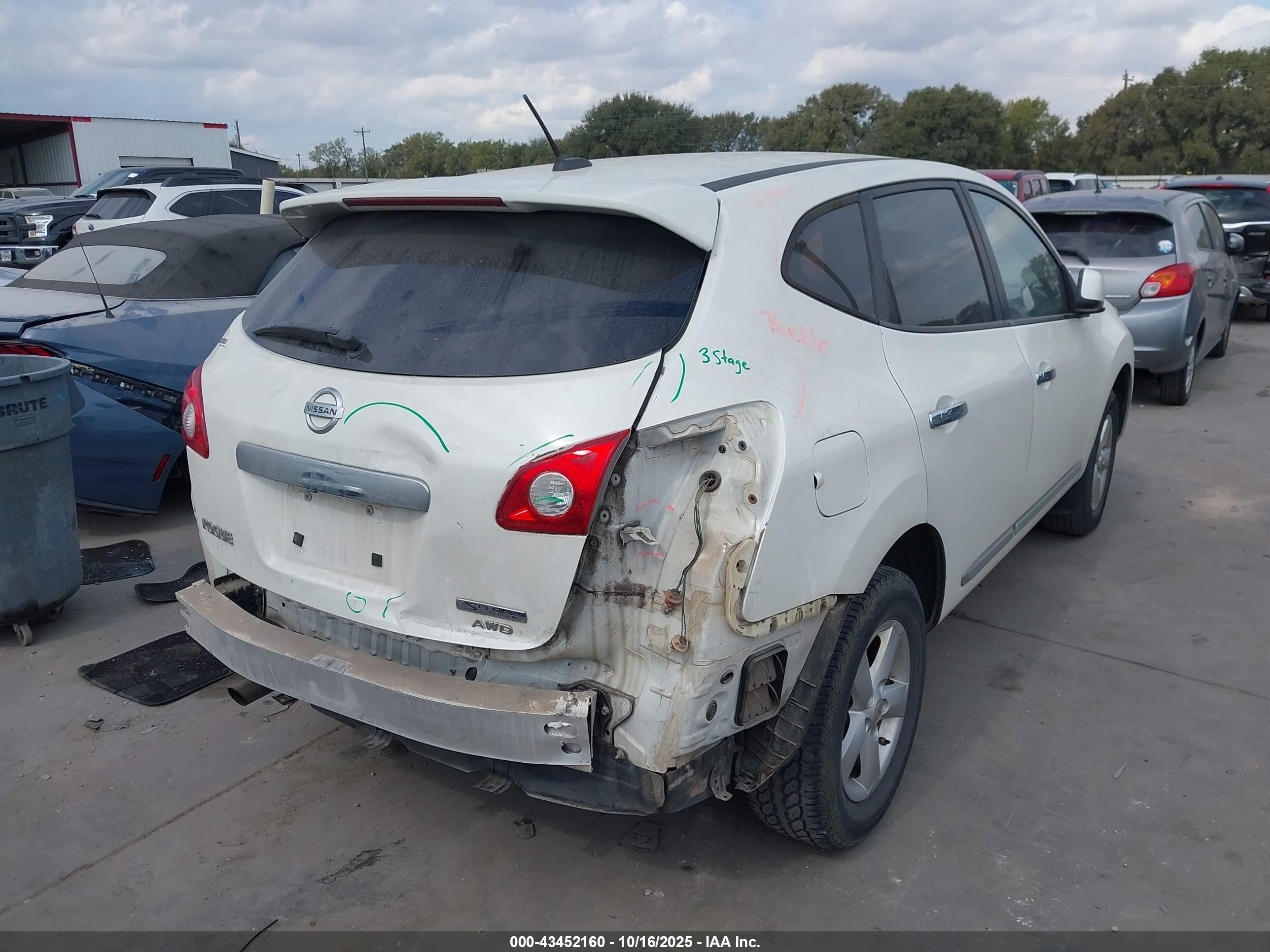 NISSAN ROGUE image 4