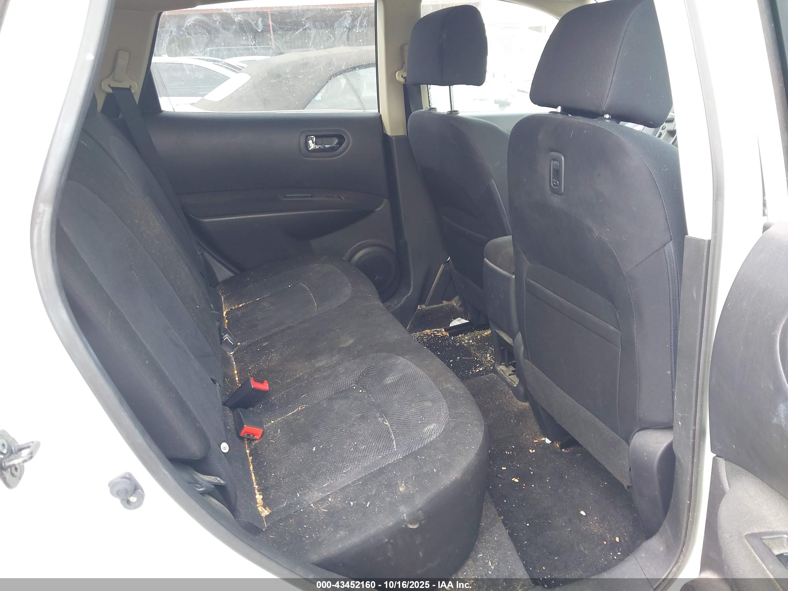NISSAN ROGUE image 8