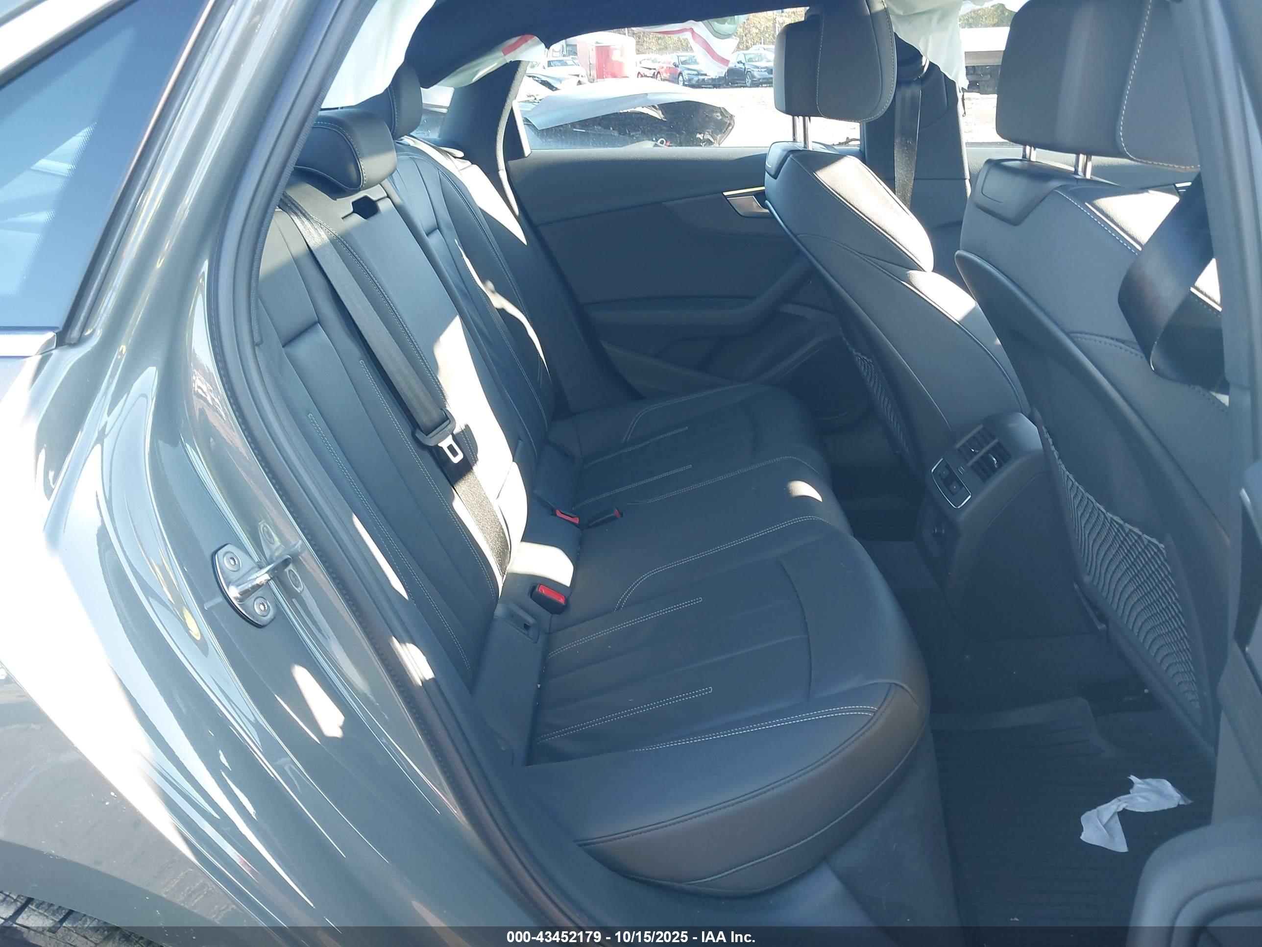 AUDI A4 image 8