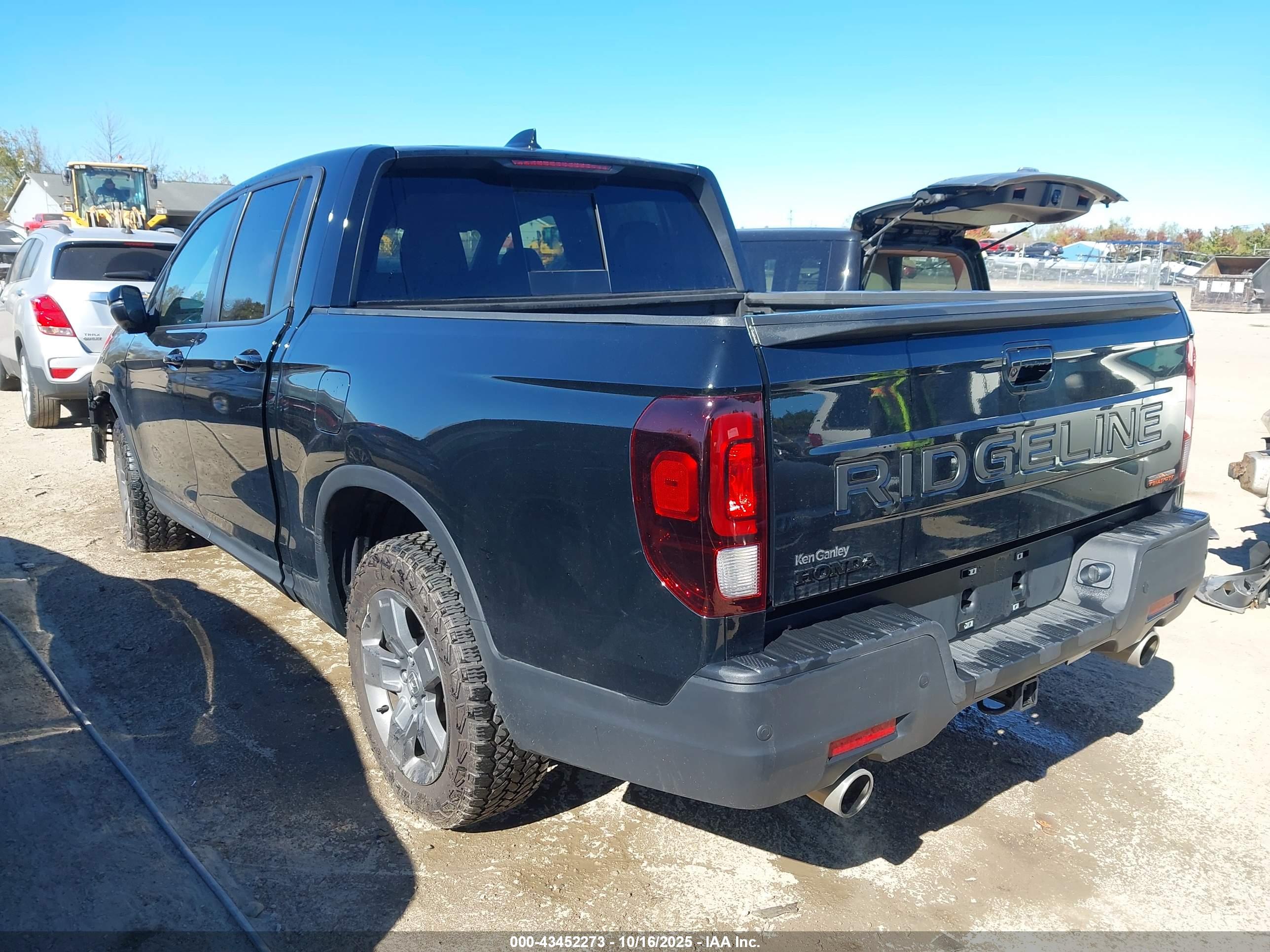 HONDA RIDGELINE image 3