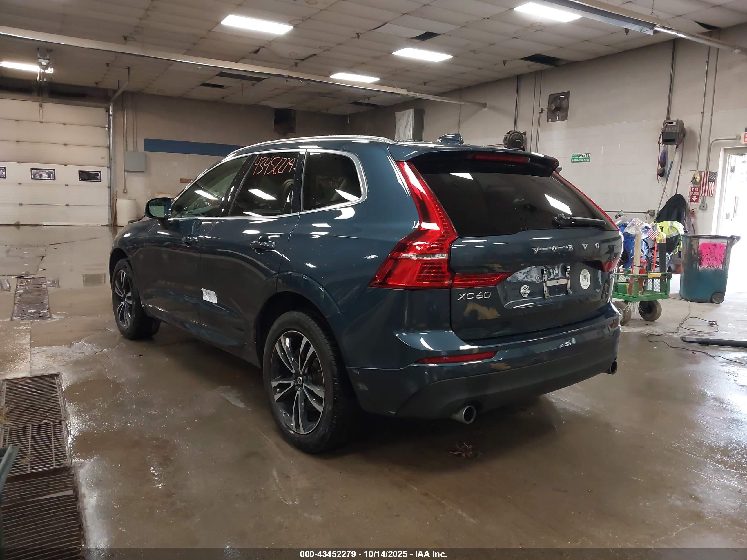 VOLVO XC60 image 3