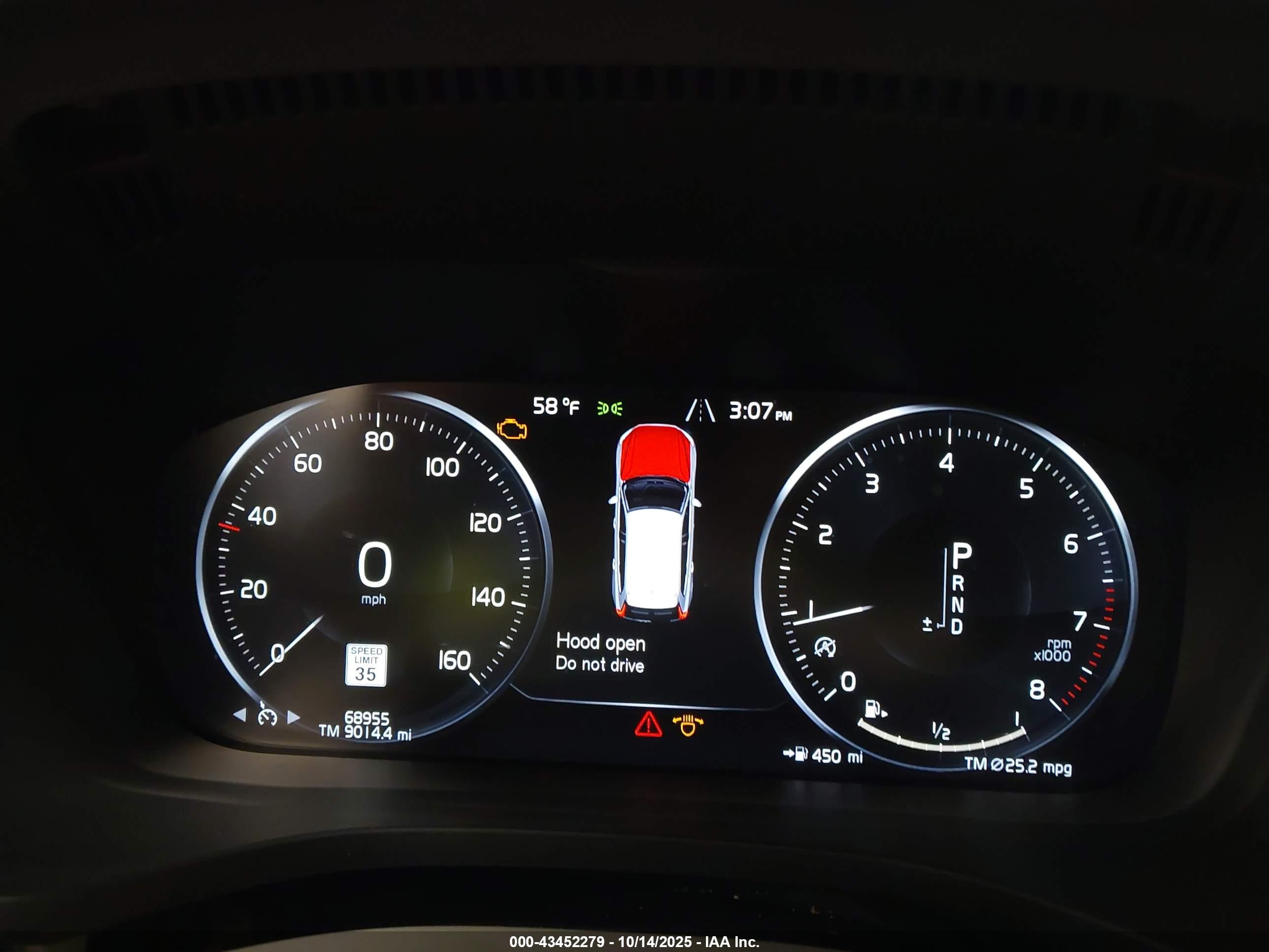 VOLVO XC60 image 7