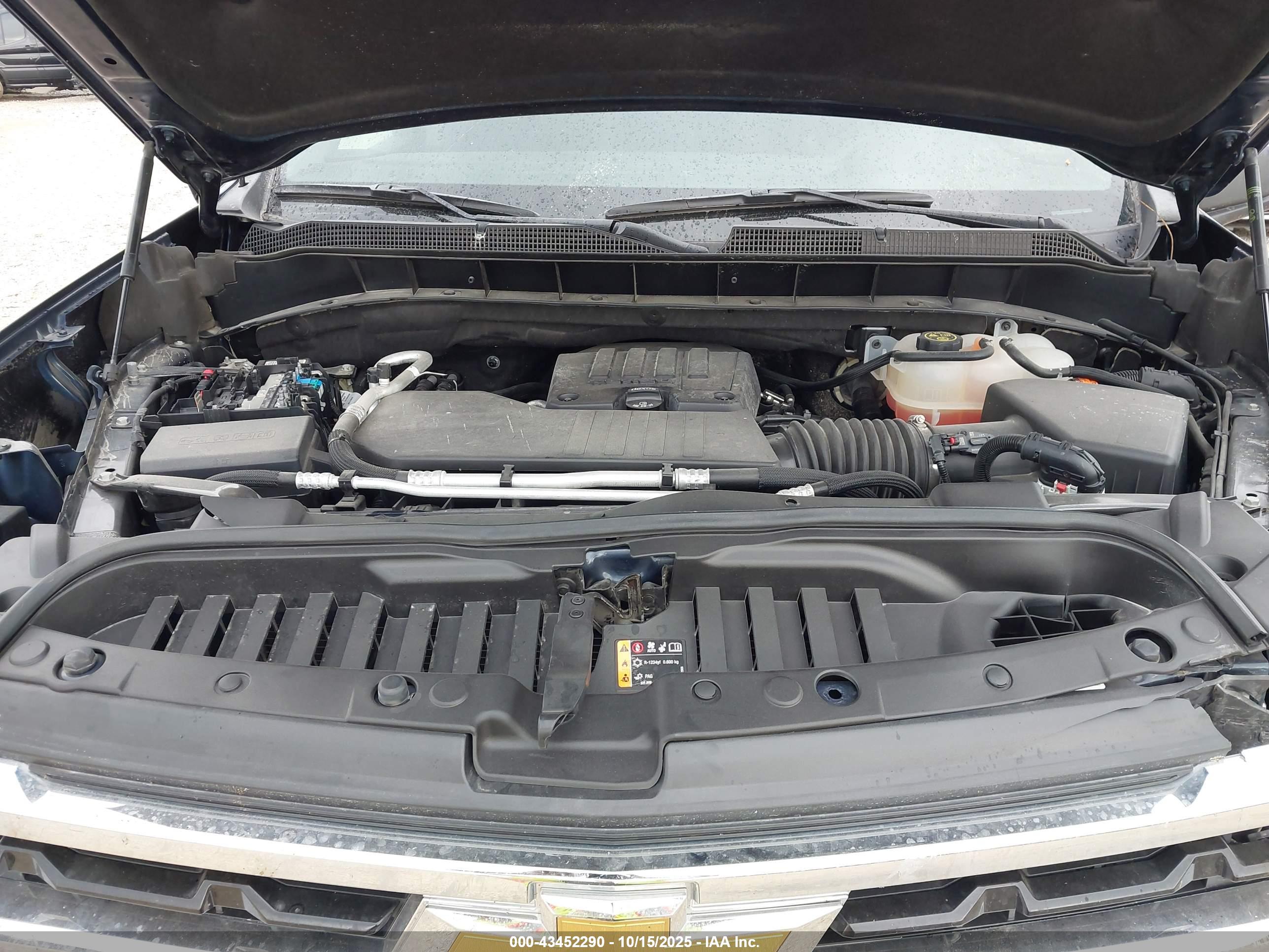 CHEVROLET SILVERADO image 10