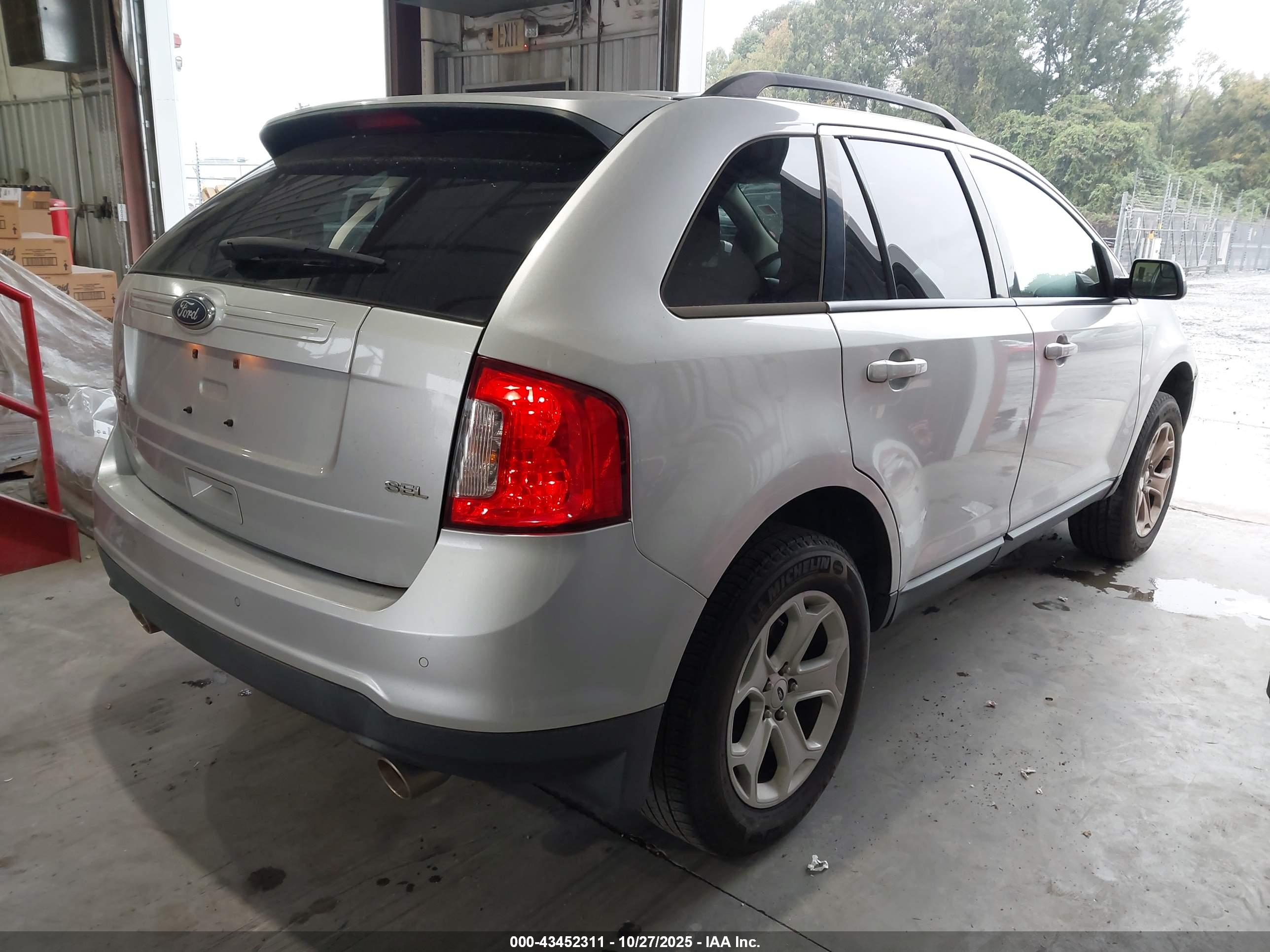 FORD EDGE image 4