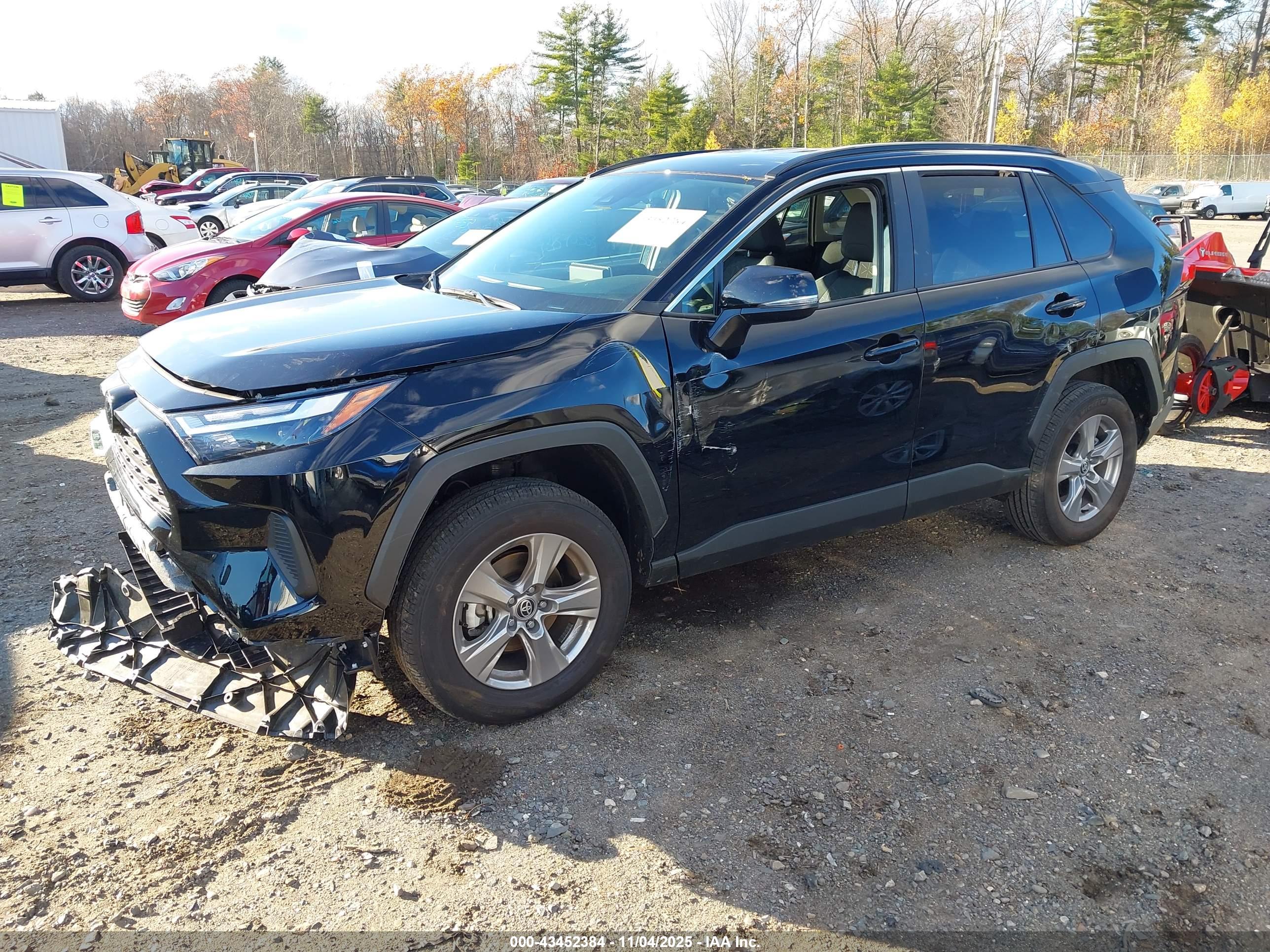 TOYOTA RAV4 image 2