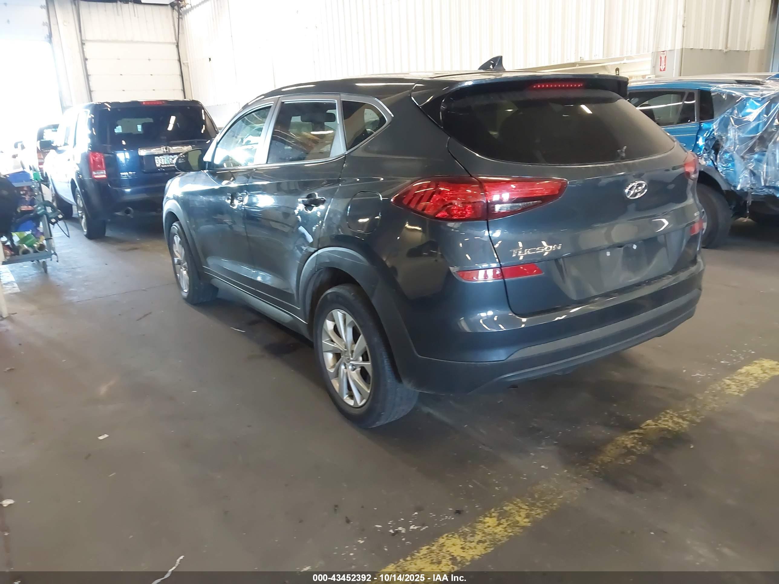 HYUNDAI TUCSON image 3