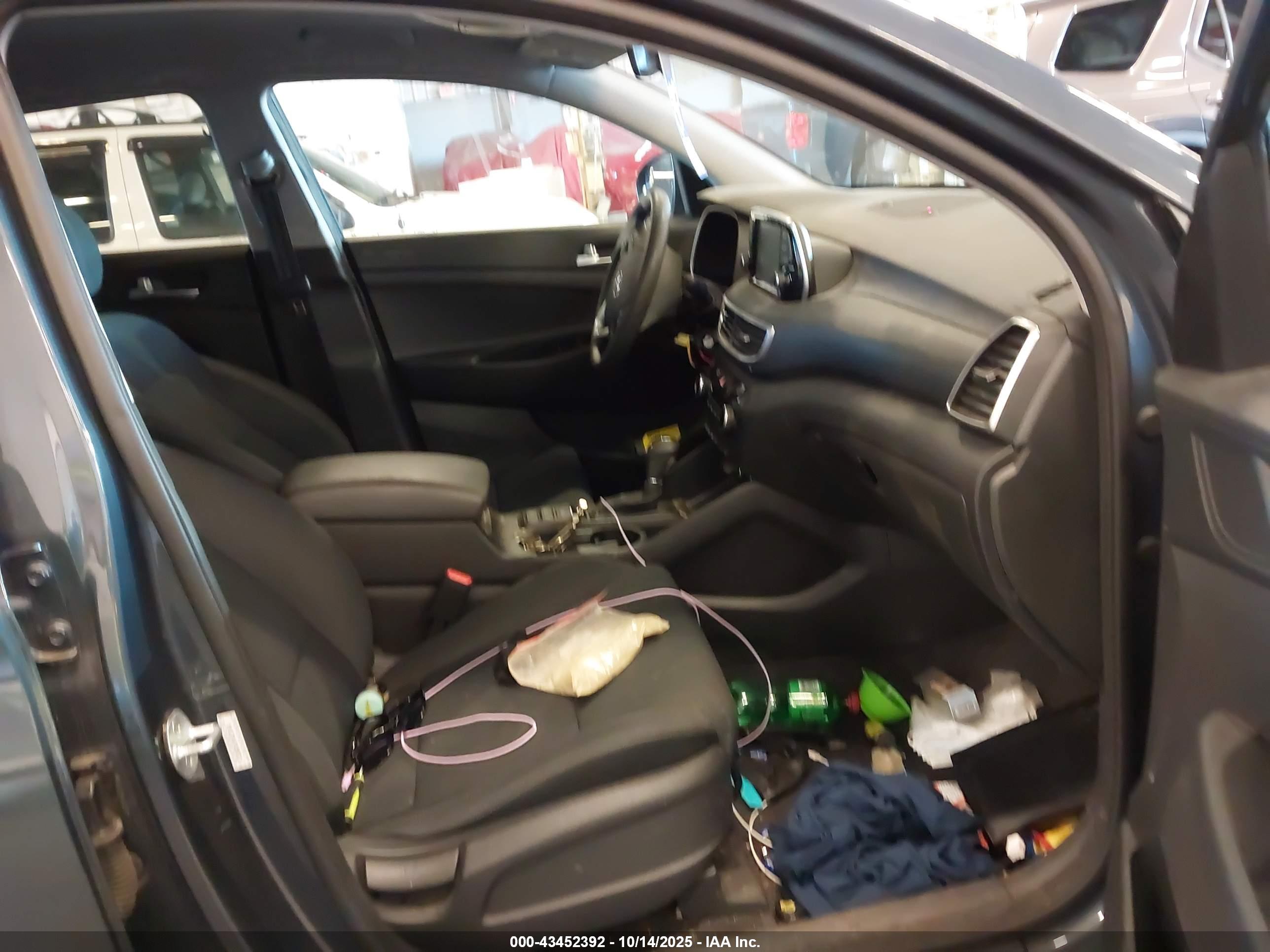 HYUNDAI TUCSON image 5